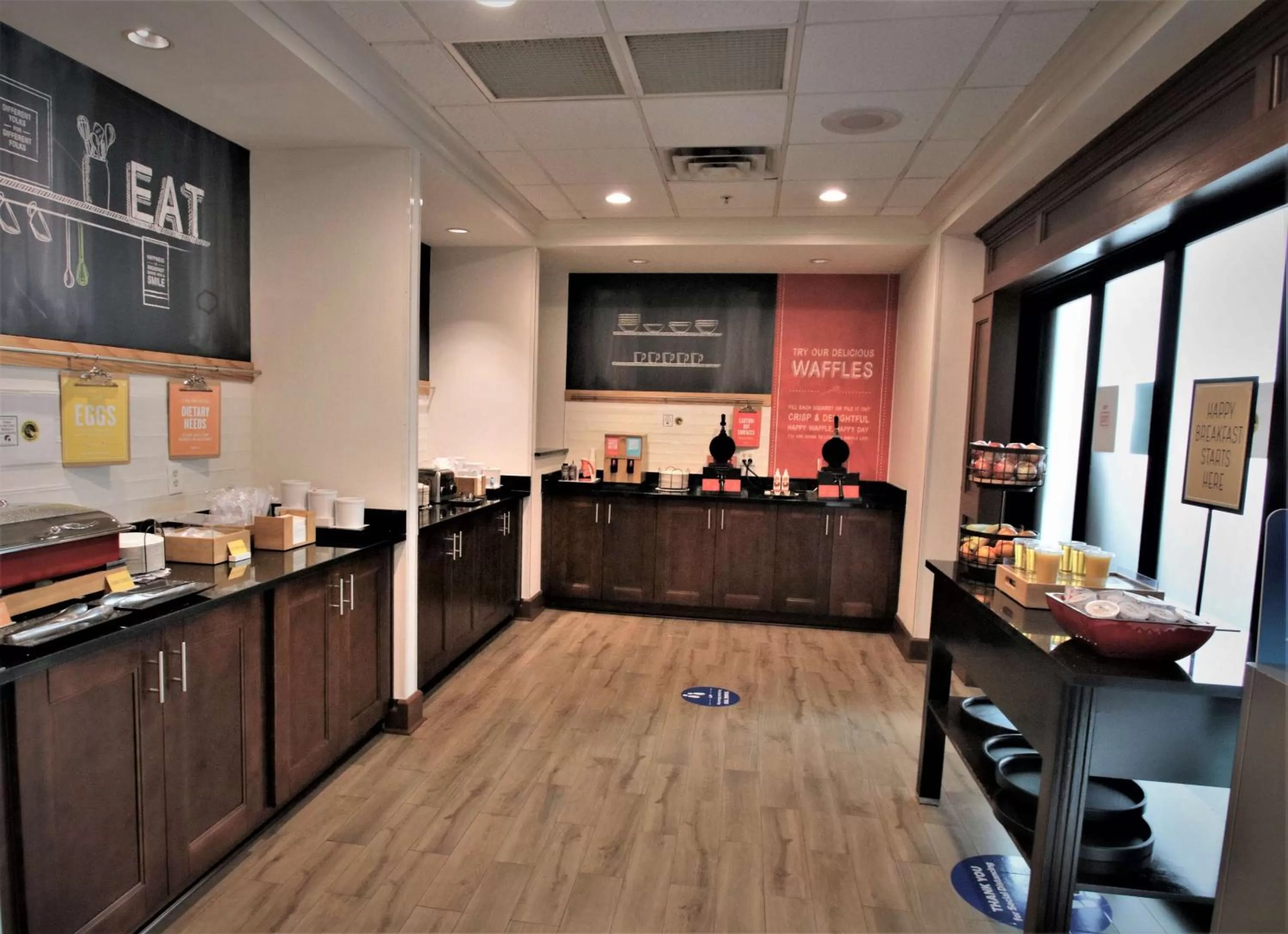 Breakfast in Hampton Inn & Suites Jacksonville Beach Boulevard/Mayo Clinic