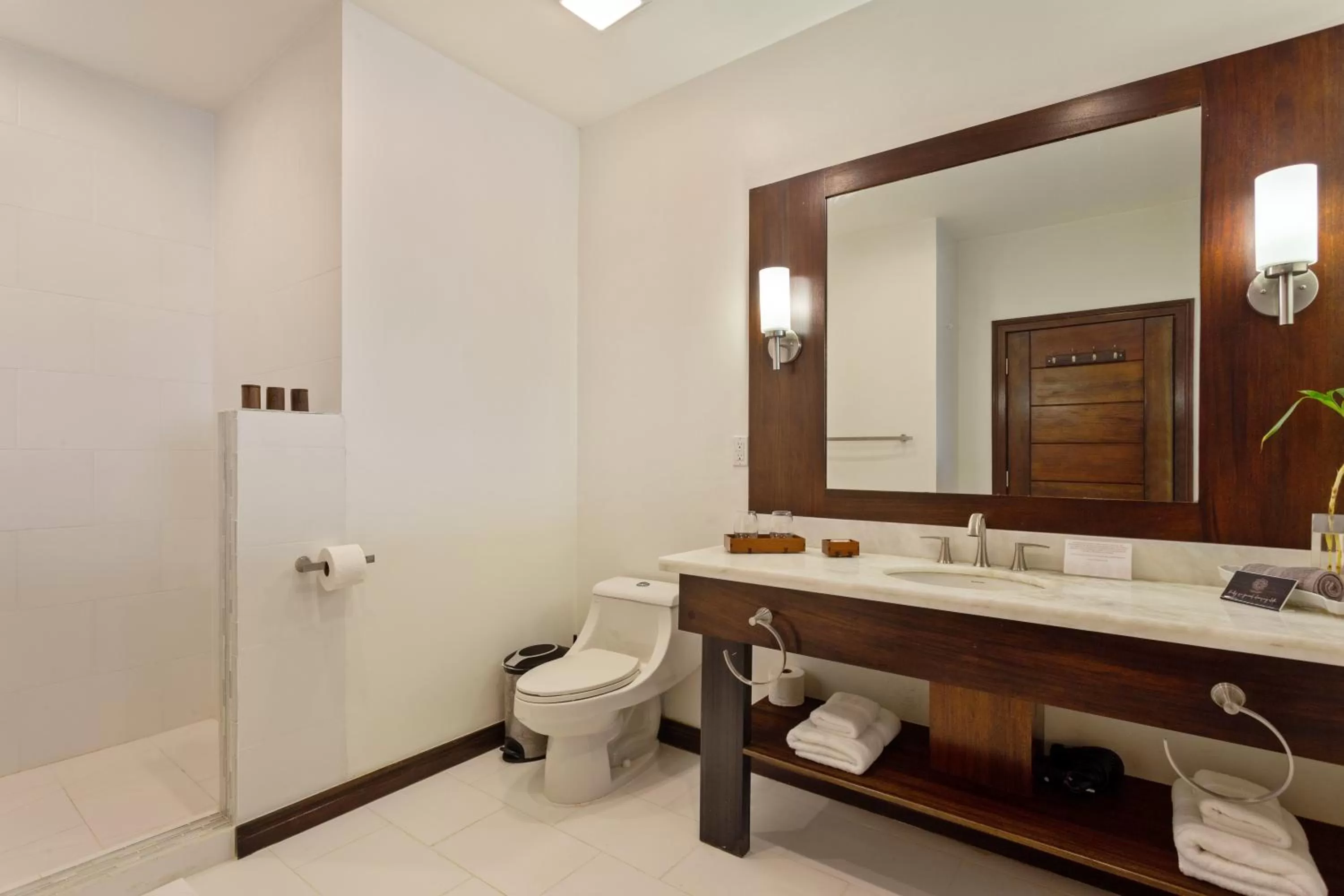 Toilet in The Ellysian Boutique Hotel