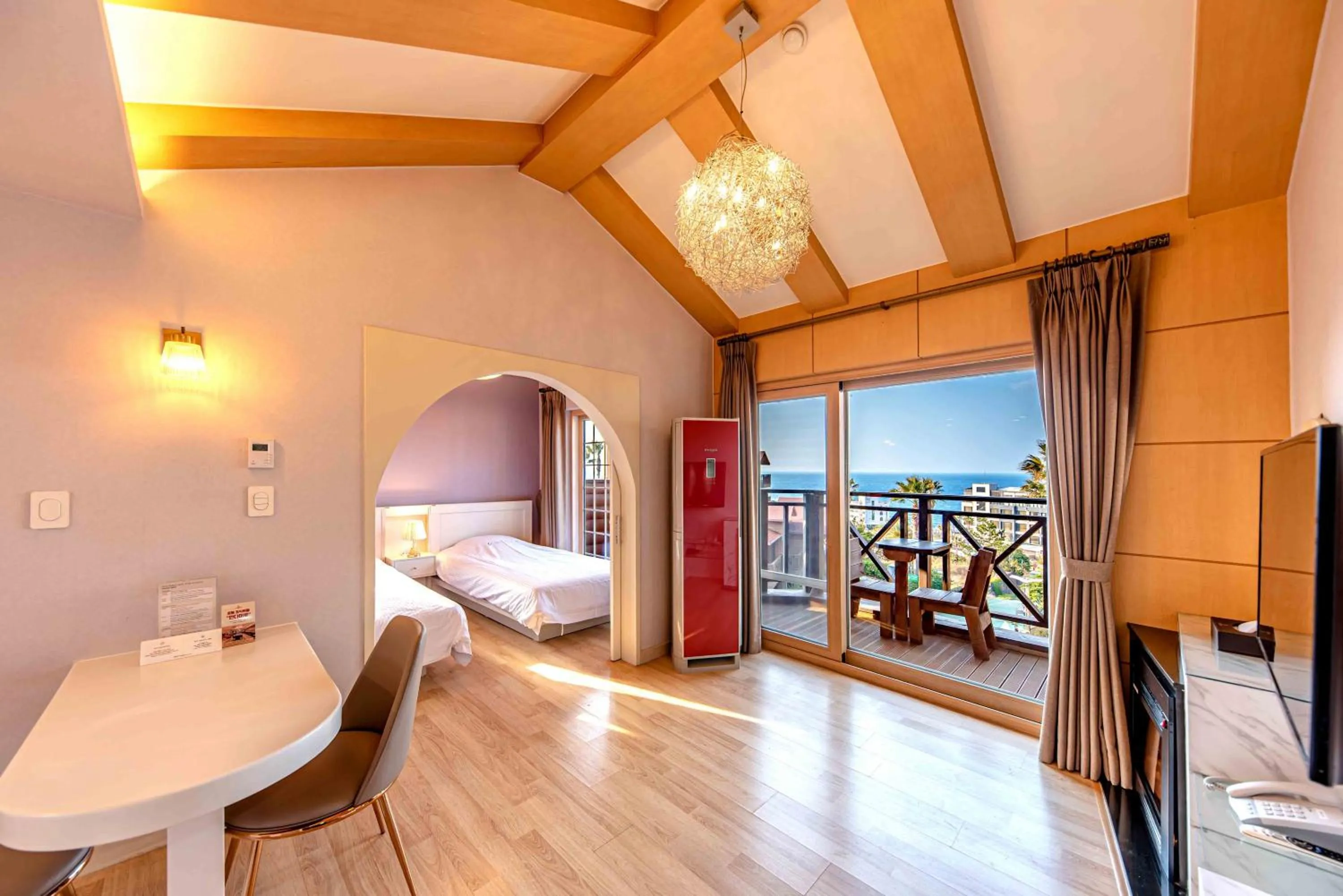 Royal Suite Twin Room with Ocean View in Dyne Resort