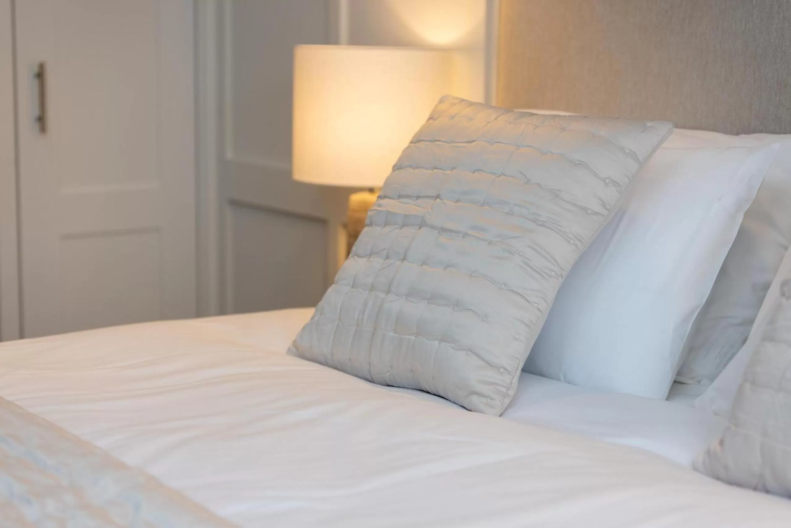 Bedroom, Bed in The Kingswood