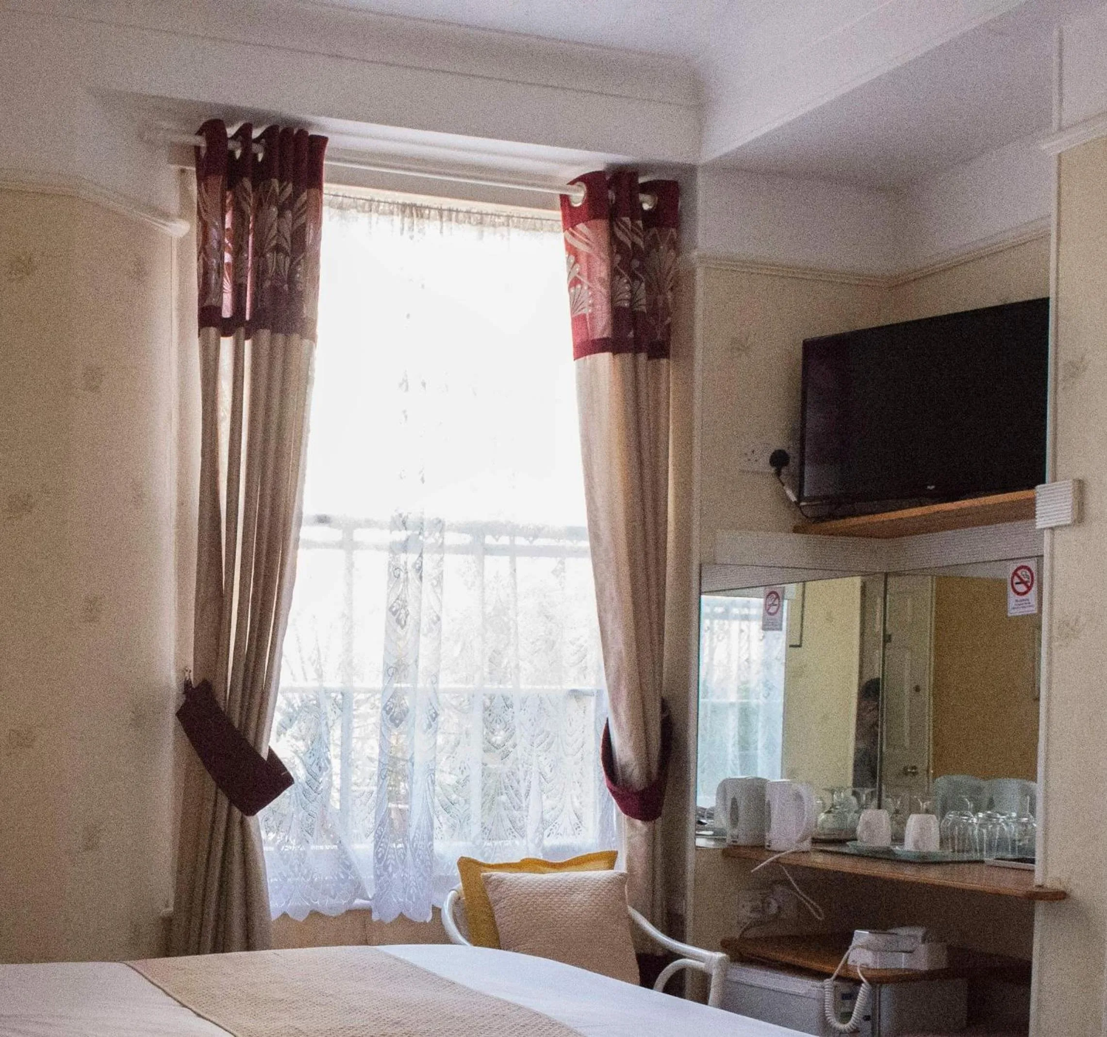 Bed in Poltair Guest House