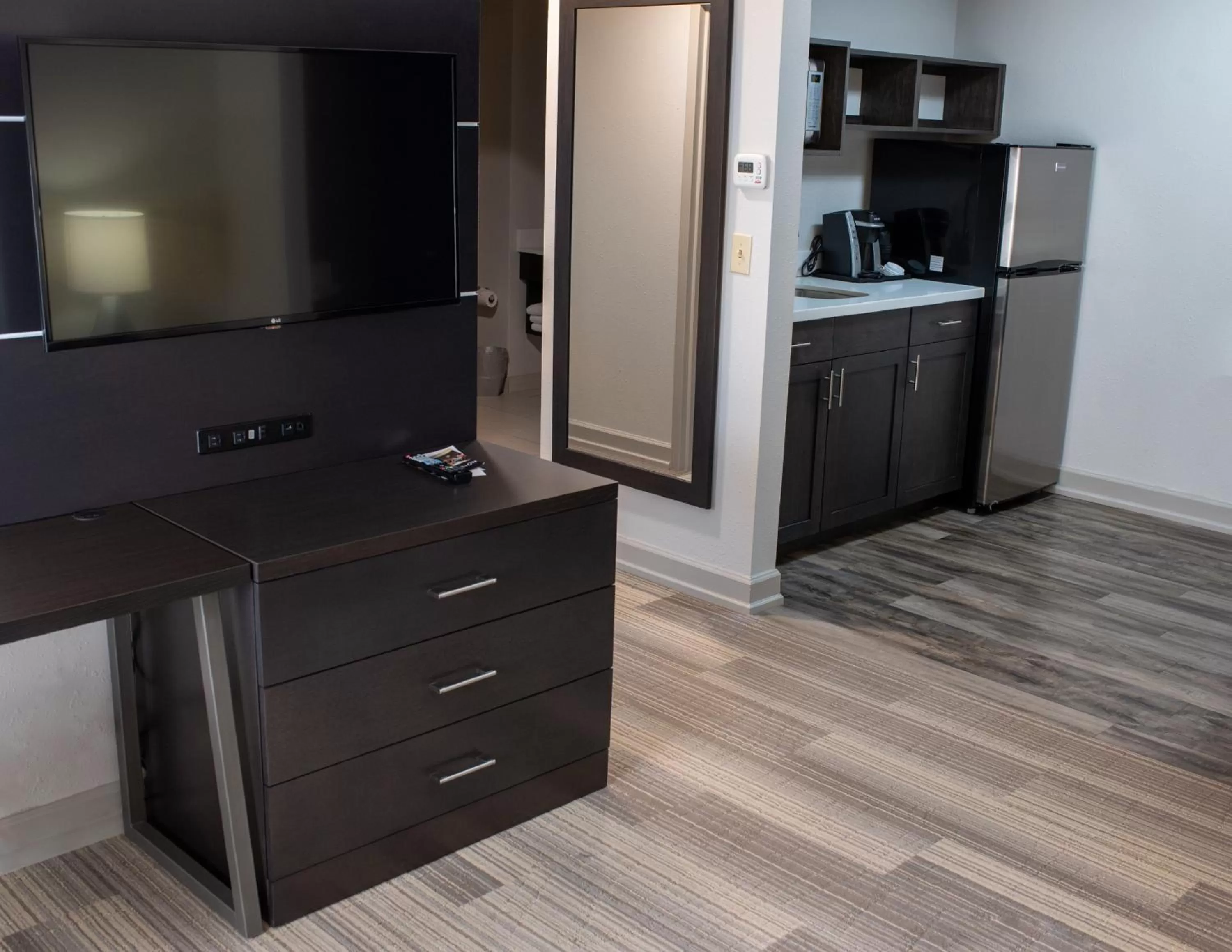 Photo of the whole room in Holiday Inn Express Hotel & Suites Conover - Hickory Area by IHG