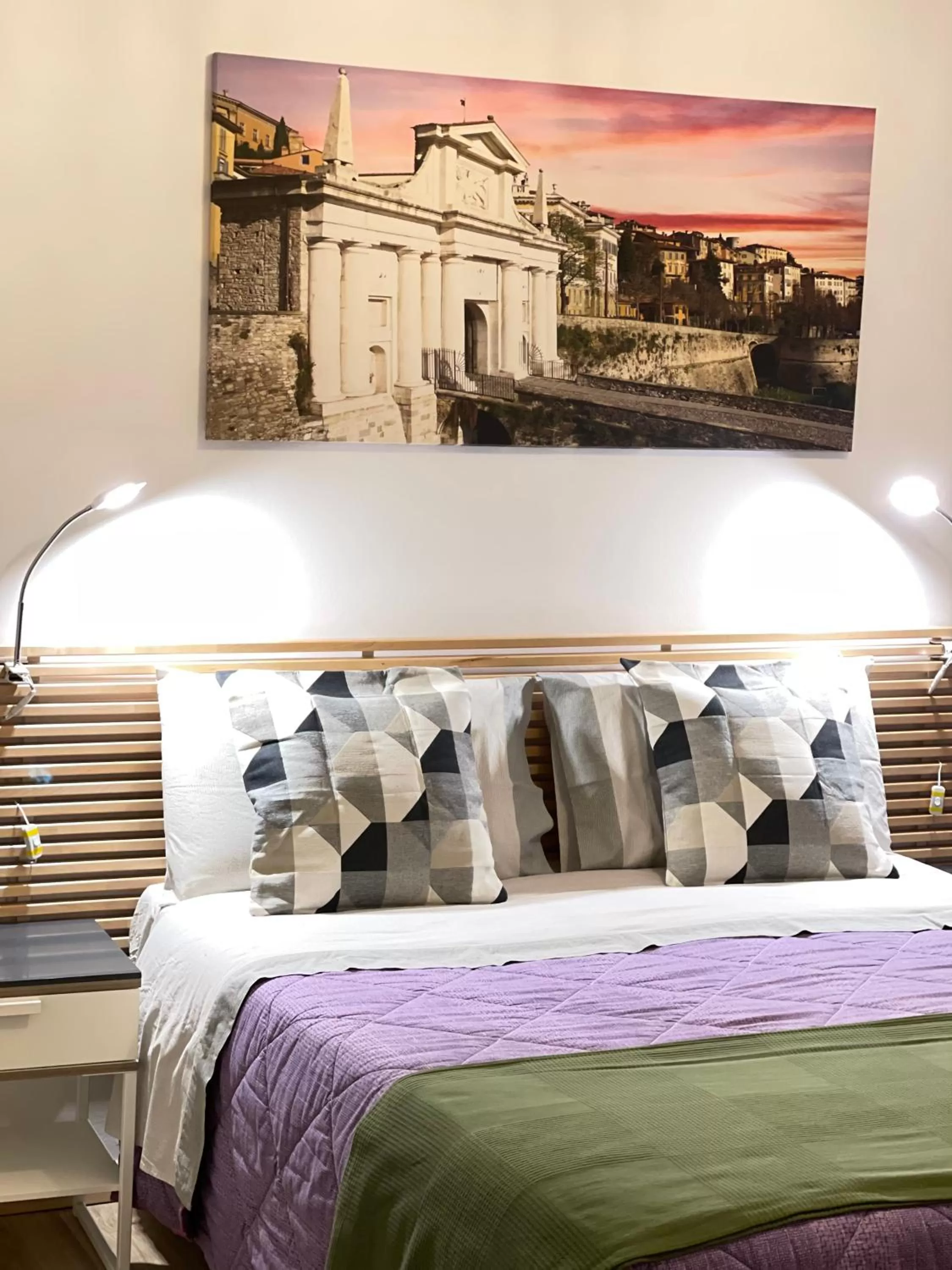 Bed in Smart-House Rent-Rooms FREE PARKING