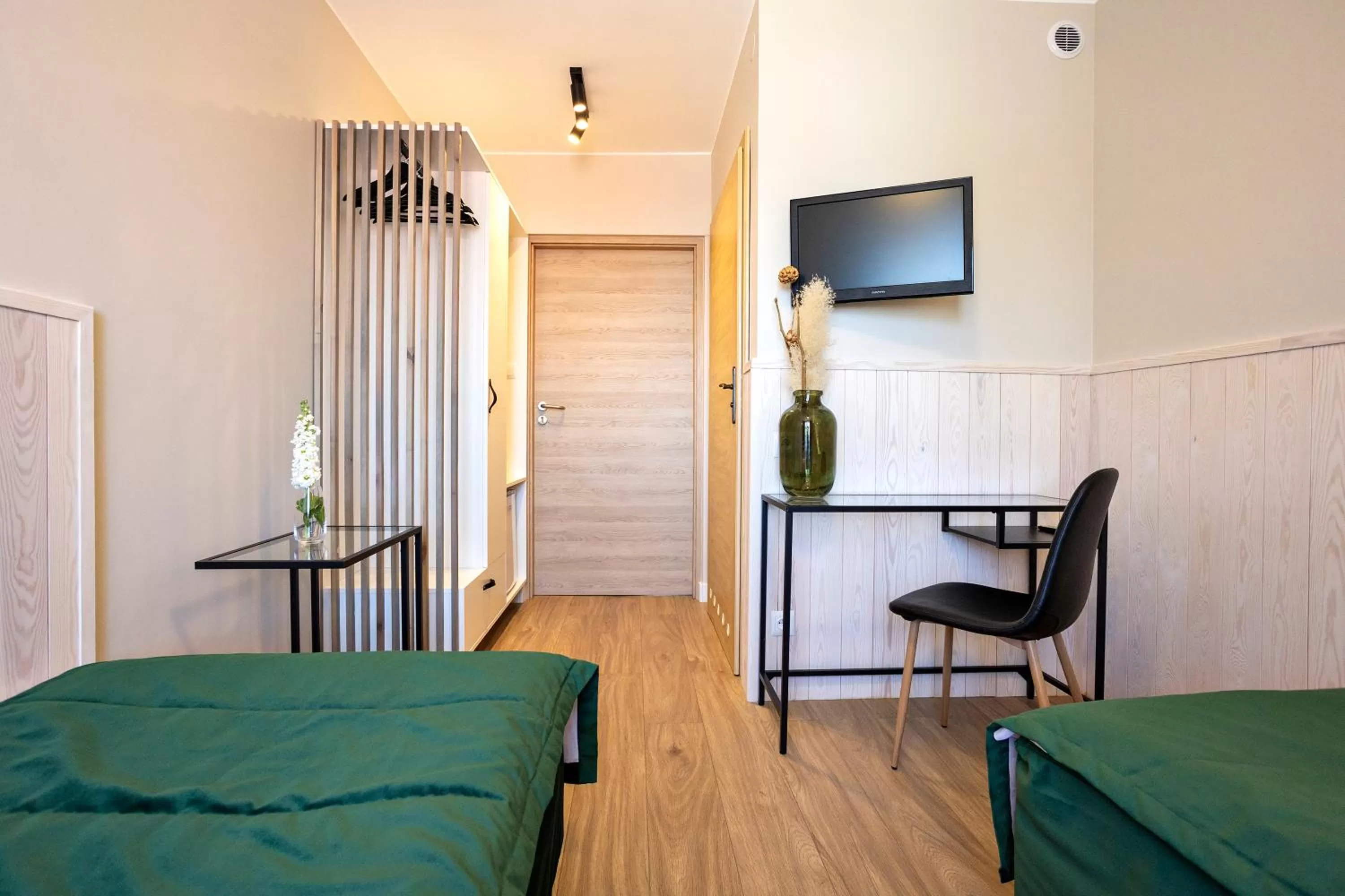 Photo of the whole room, Bed in Szuflada