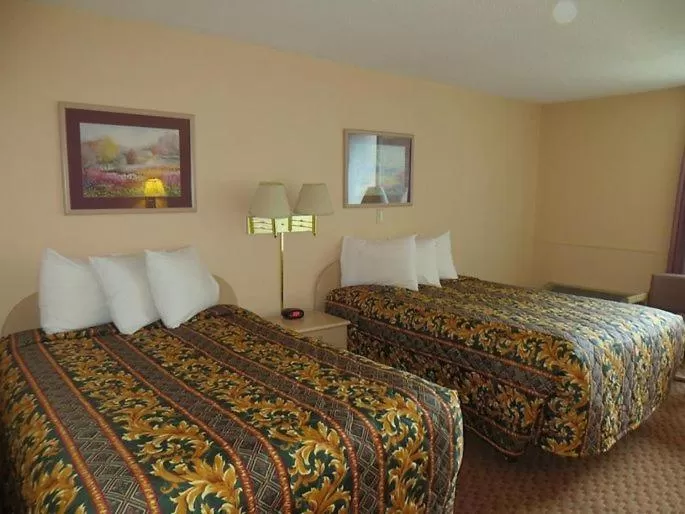 Bed in Super Stay Inn Princeton