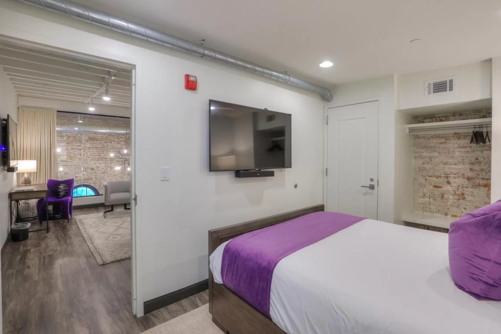 Photo of the whole room, Bed in Studio 154 Hotel