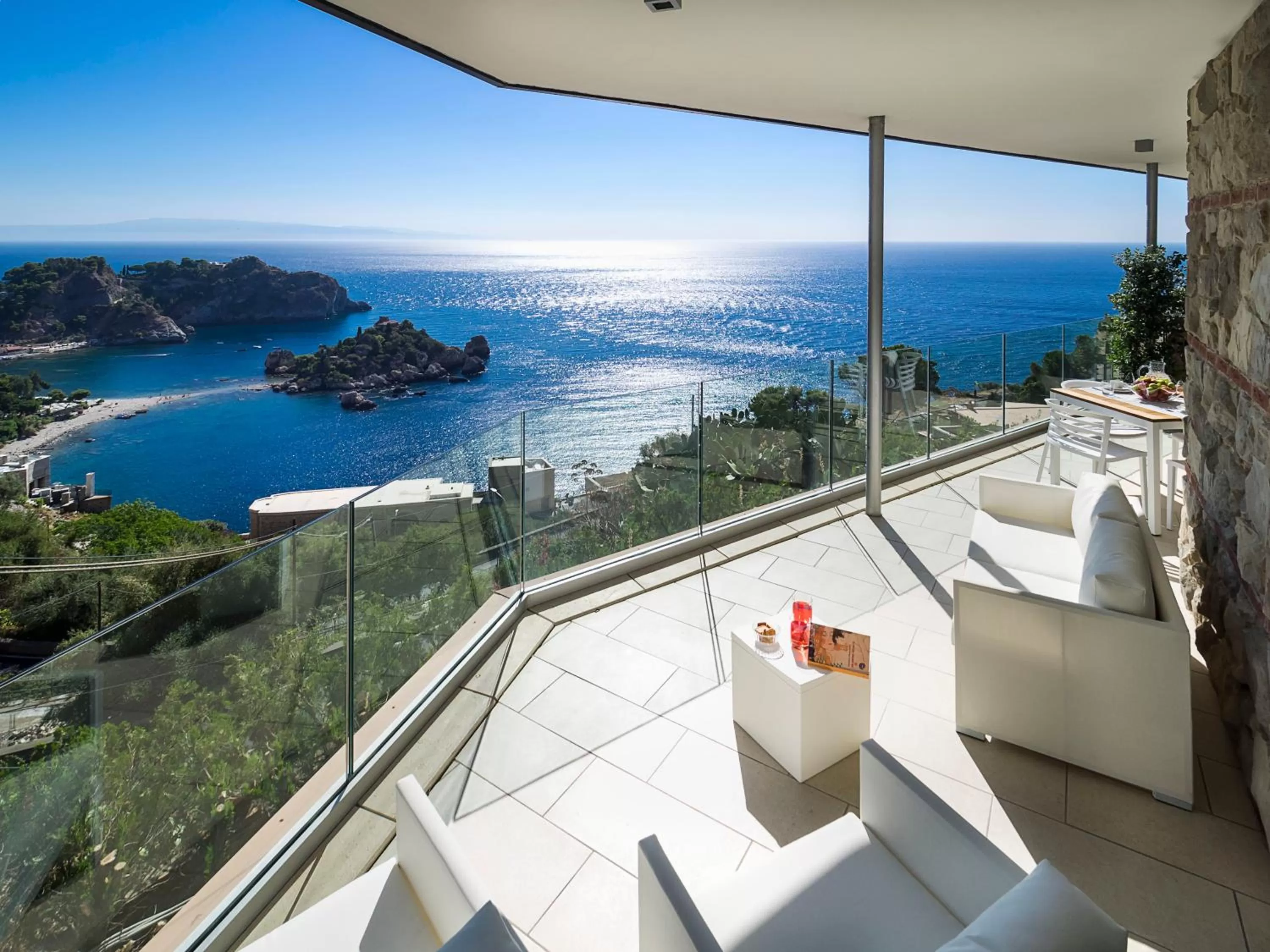 Day in Isola Bella Infinity Suites