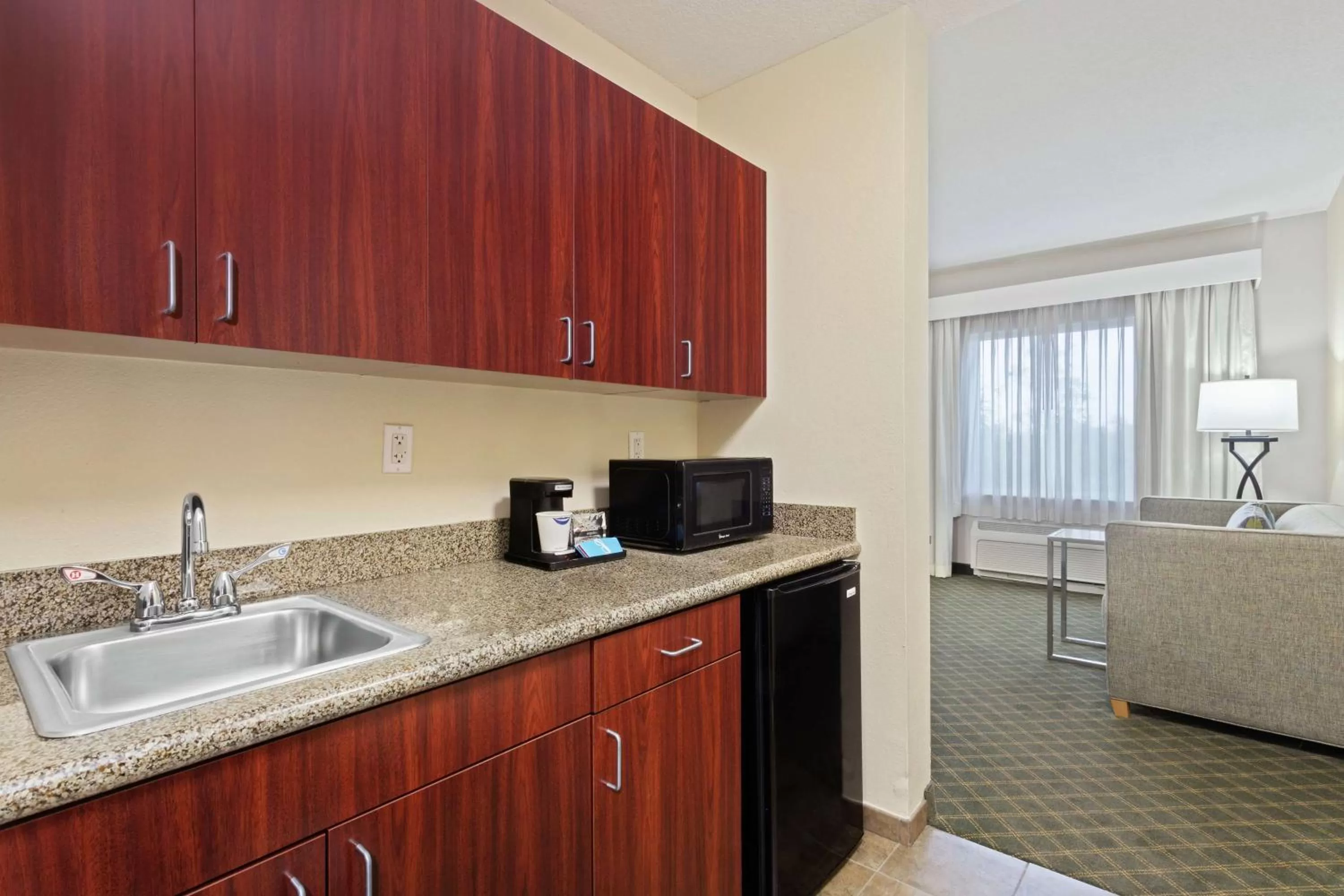 Living room in Hampton Inn West Palm Beach-Lake Worth-Turnpike