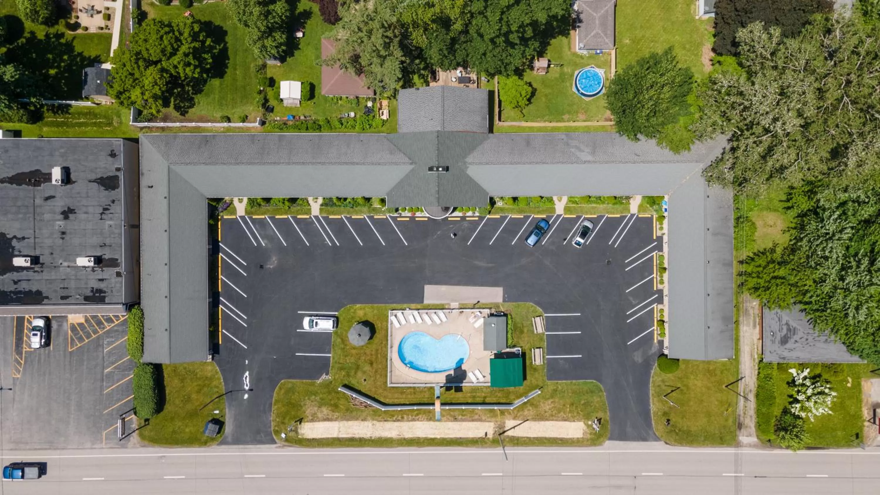 Bird's eye view in Glass House Inn Erie Near I-90 & I-79