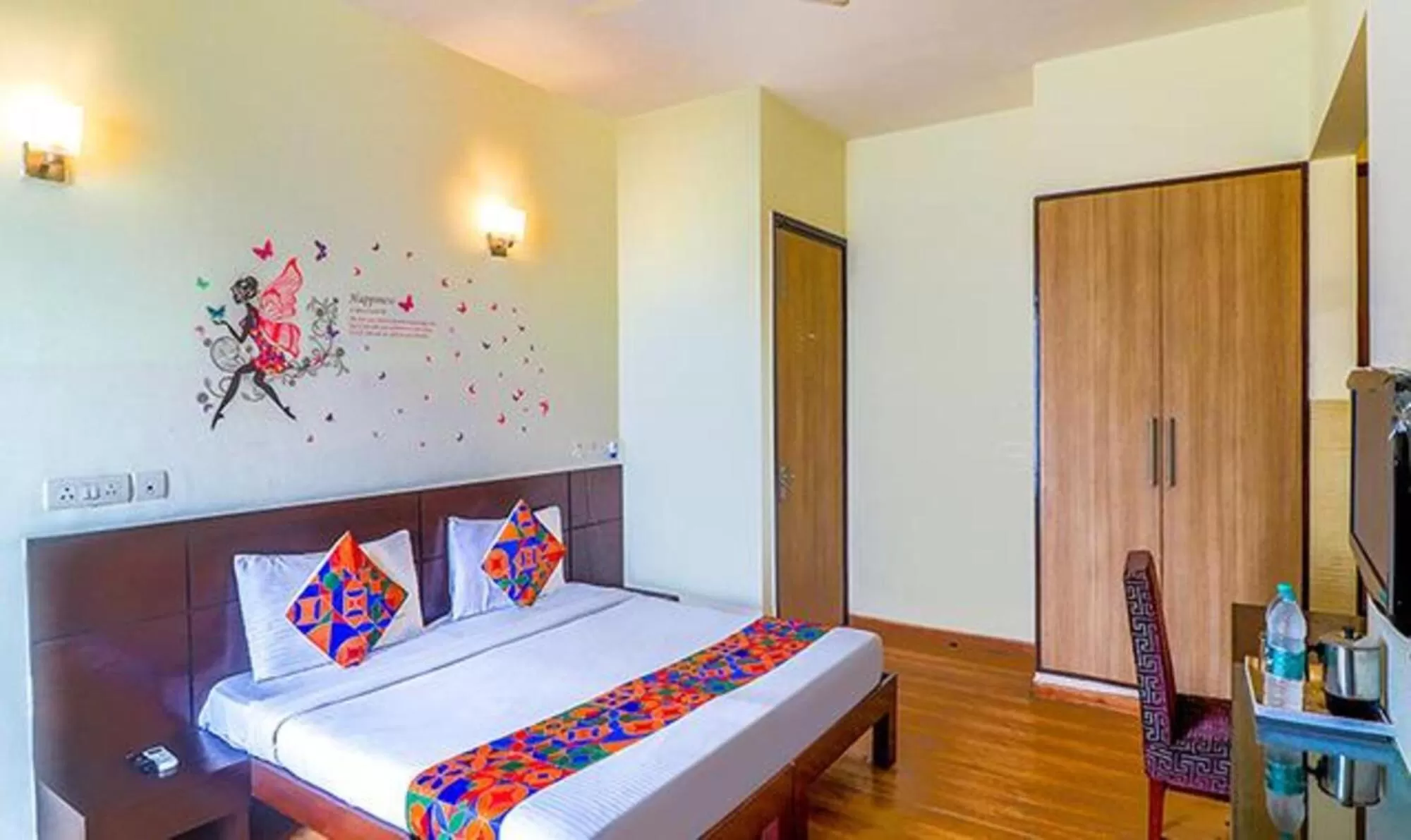 Coffee/tea facilities, Bed in FabHotel Santoor Geeta Bhawan Square