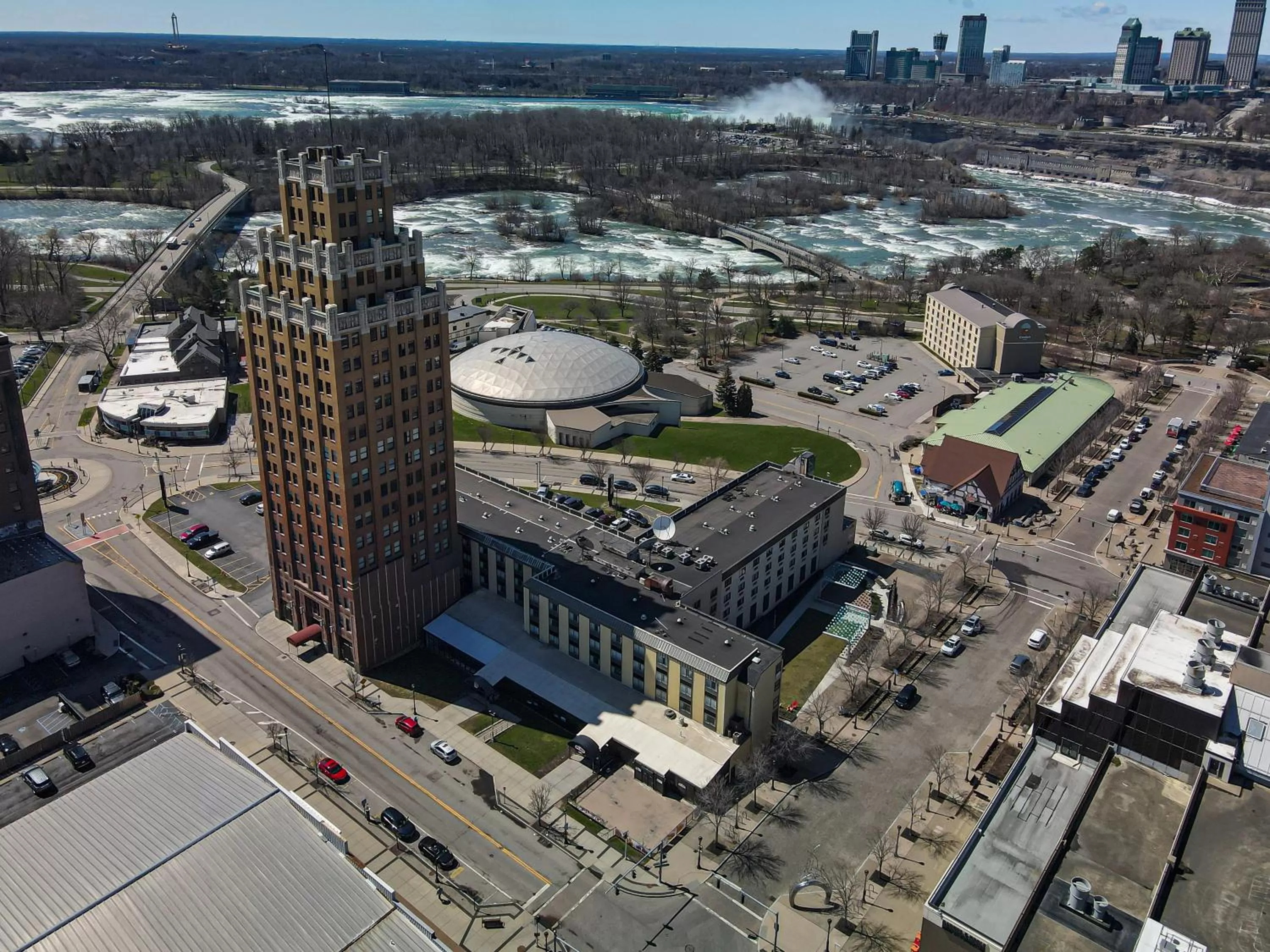 Property building in Quality Hotel & Suites At The Falls