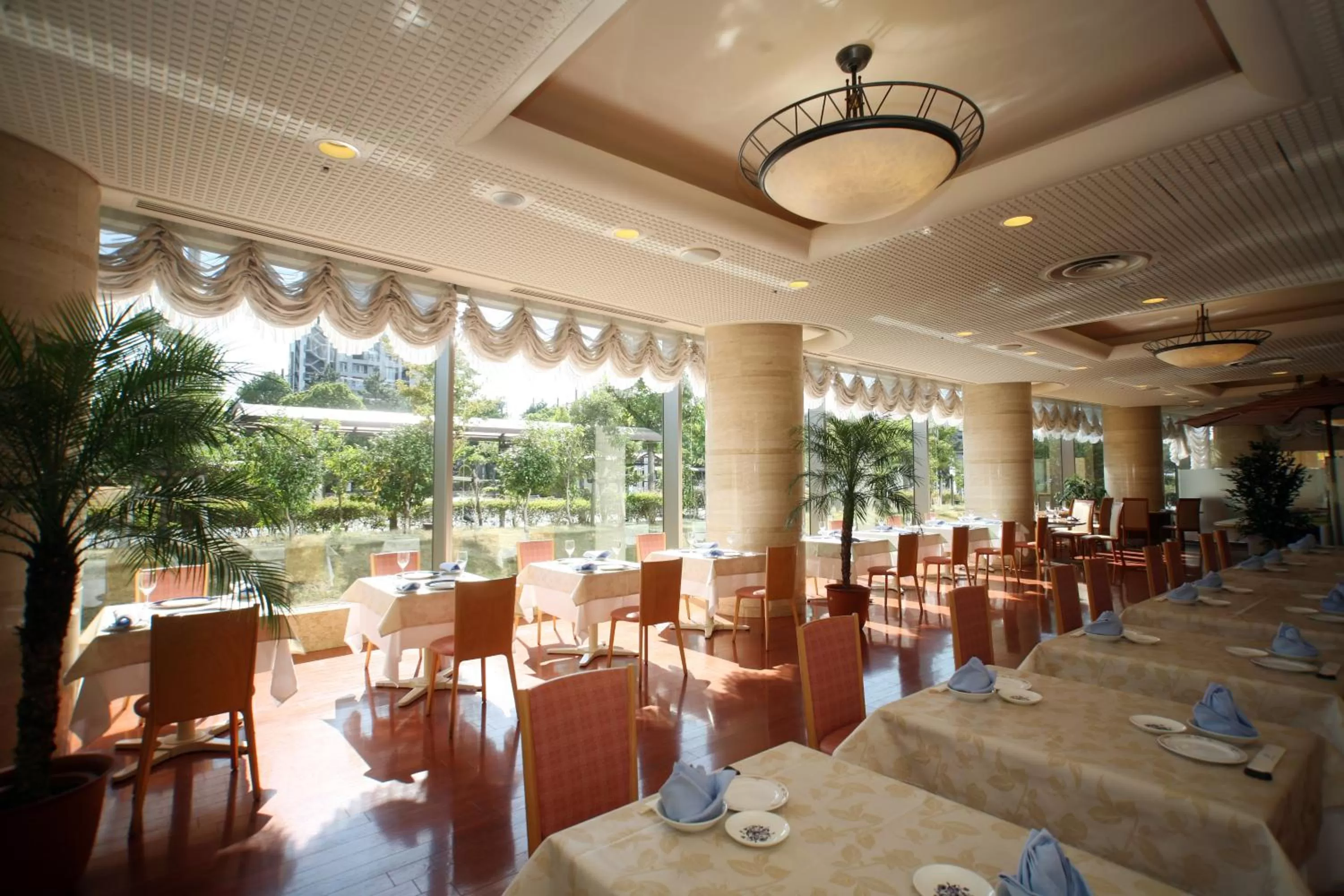 Restaurant/places to eat in Hotel Port Plaza Chiba