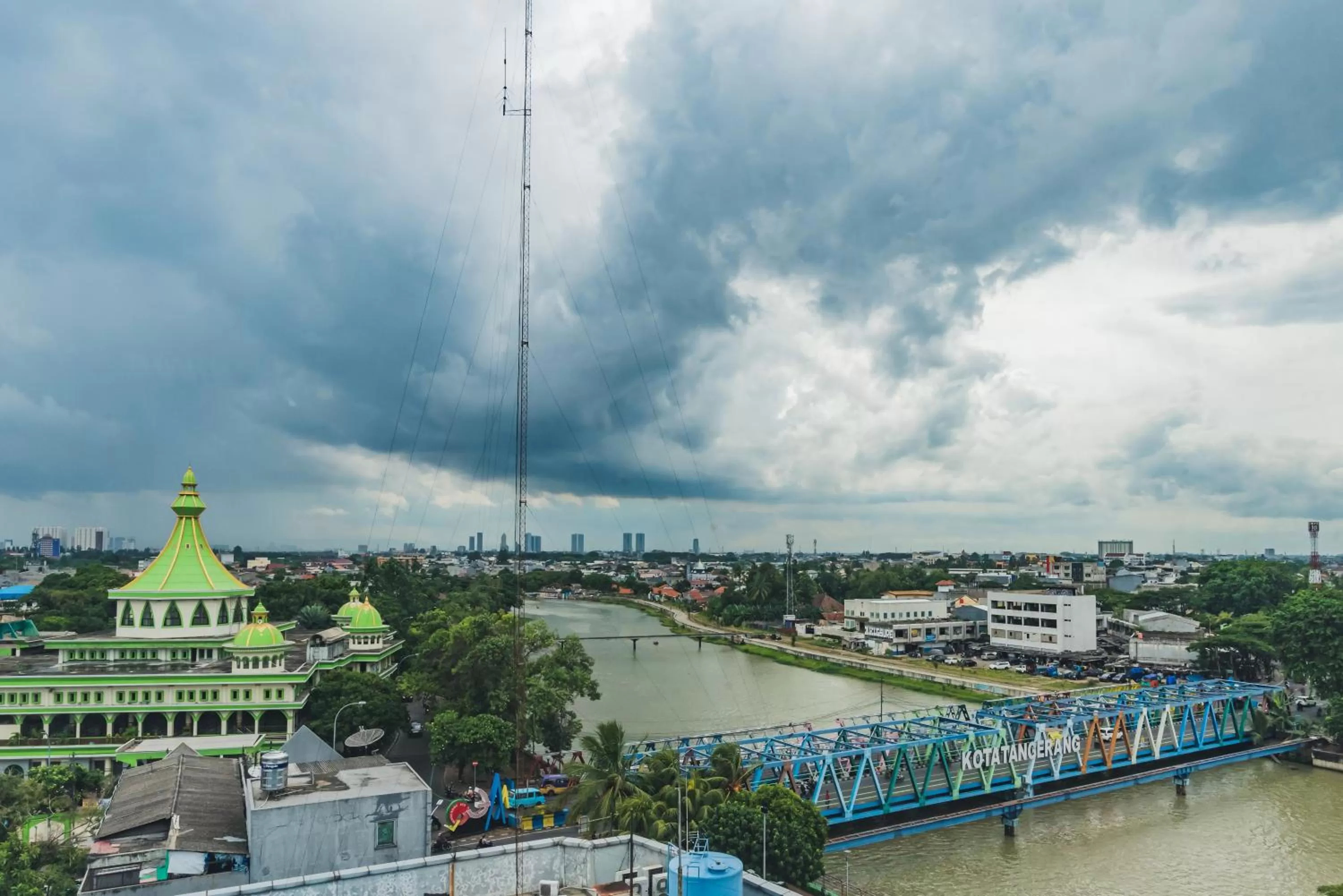 Nearby landmark in Yellow Bee Tangerang