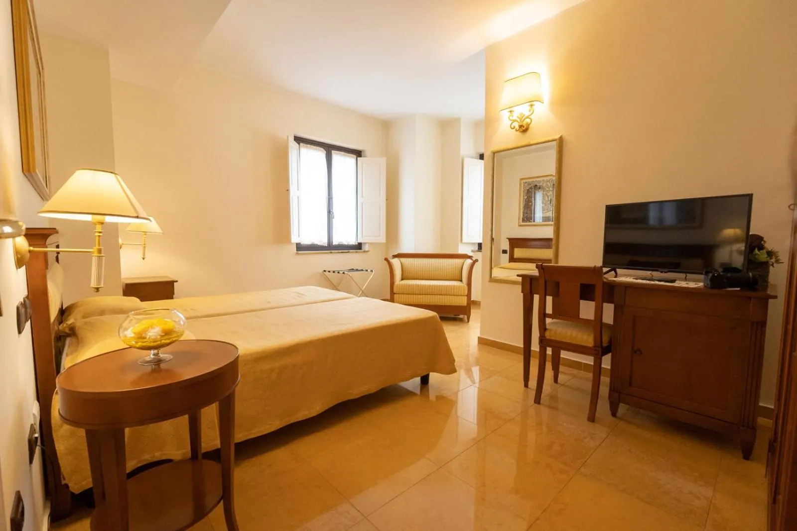 Bedroom, Bed in Hotel Ristorante Vecchia Vibo