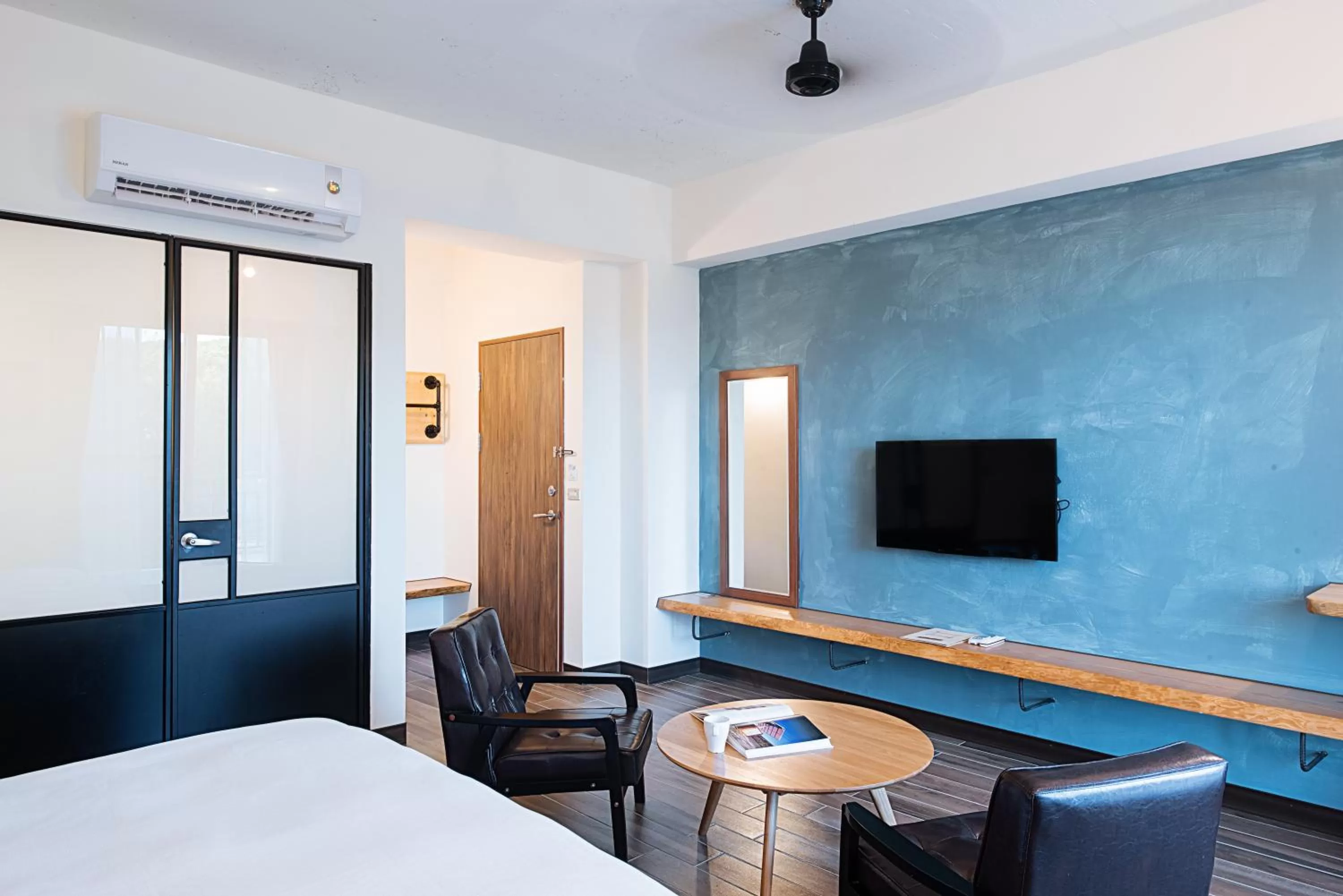 TV and multimedia, TV/Entertainment Center in Chillax Inn B&B