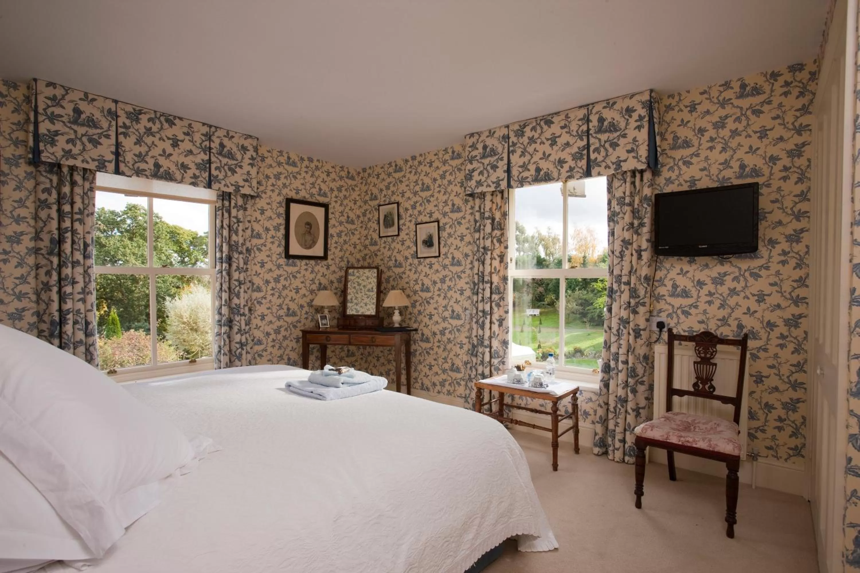 Double or Twin Room with Private External Bathroom in Rookwood Farmhouse B&B
