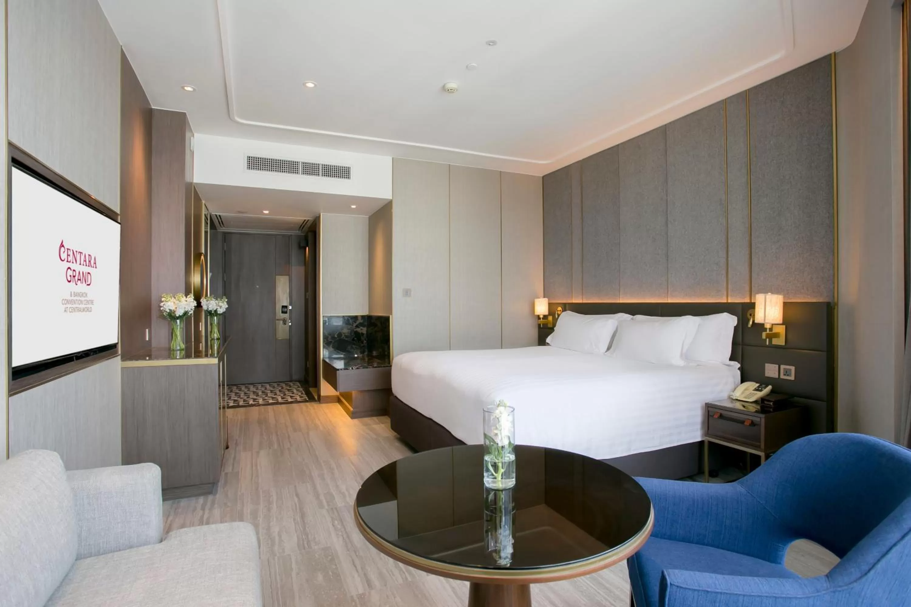 Photo of the whole room, Bed in Centara Grand At CentralWorld