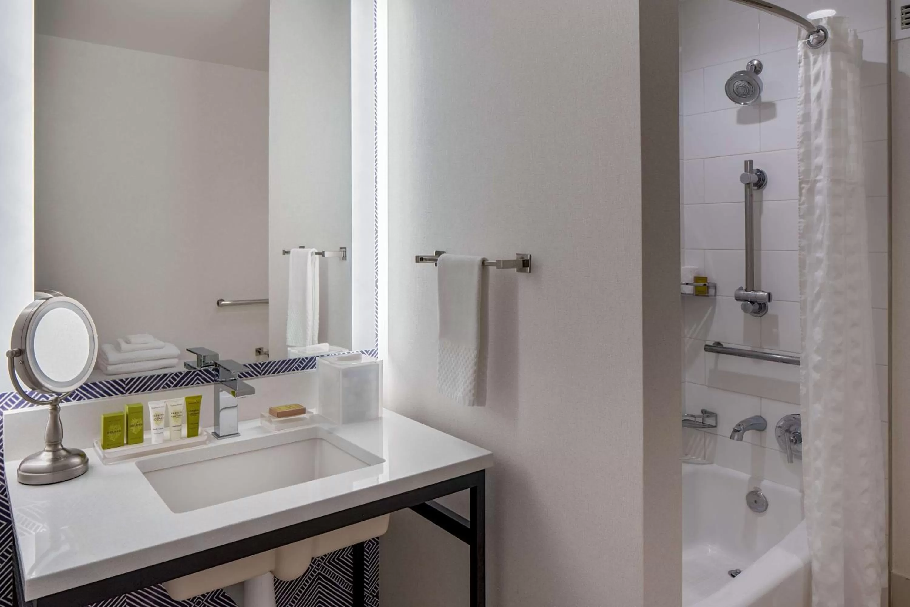 Bathroom in Hilton Richmond Downtown