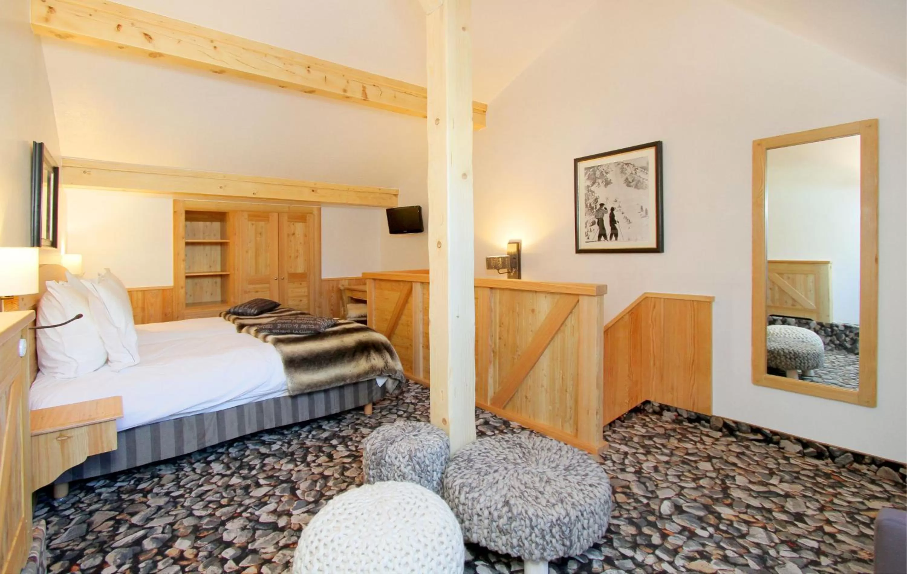 Bed in Hôtel Chalet Mounier