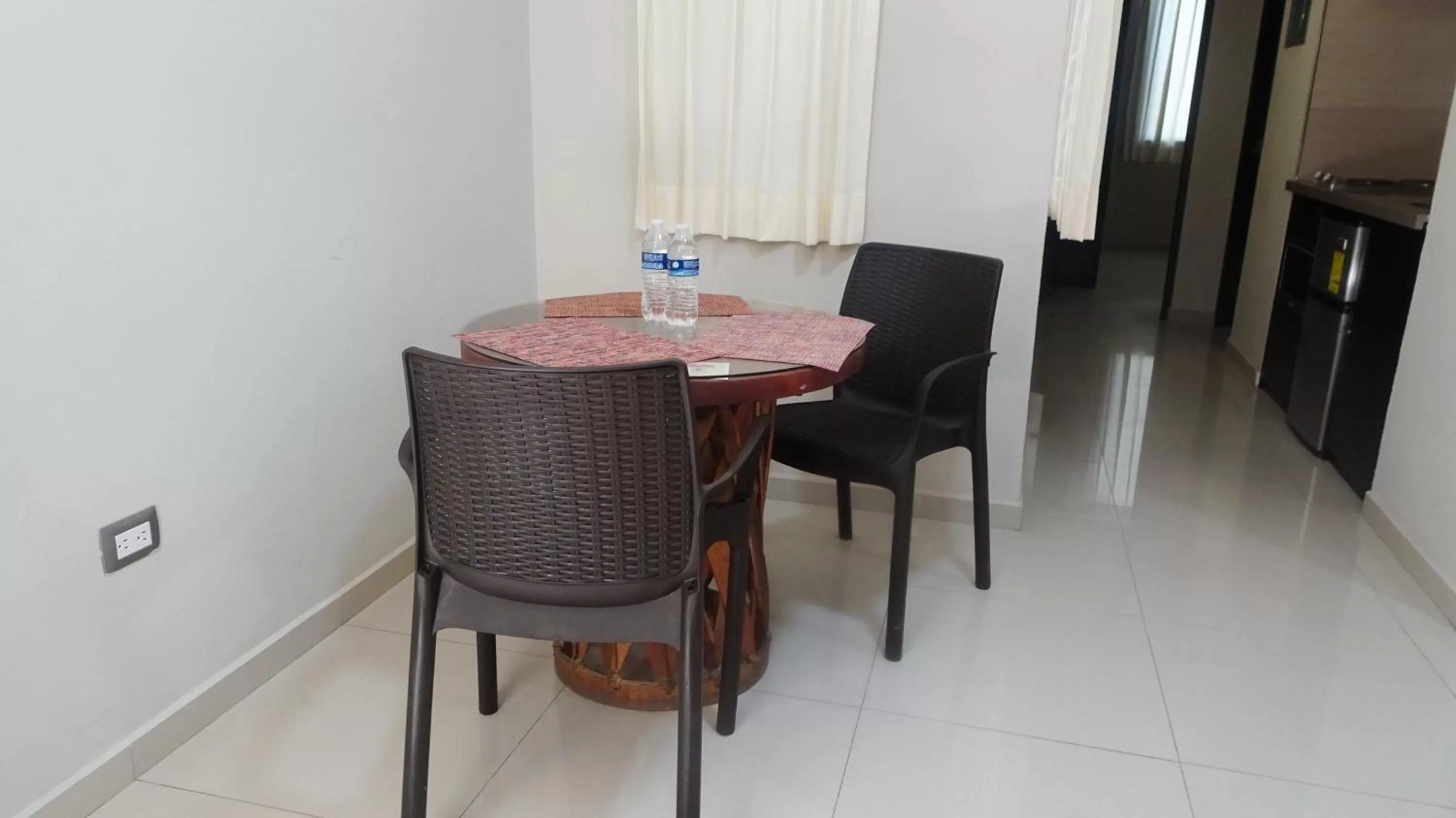 Dining area in Suites San Luis