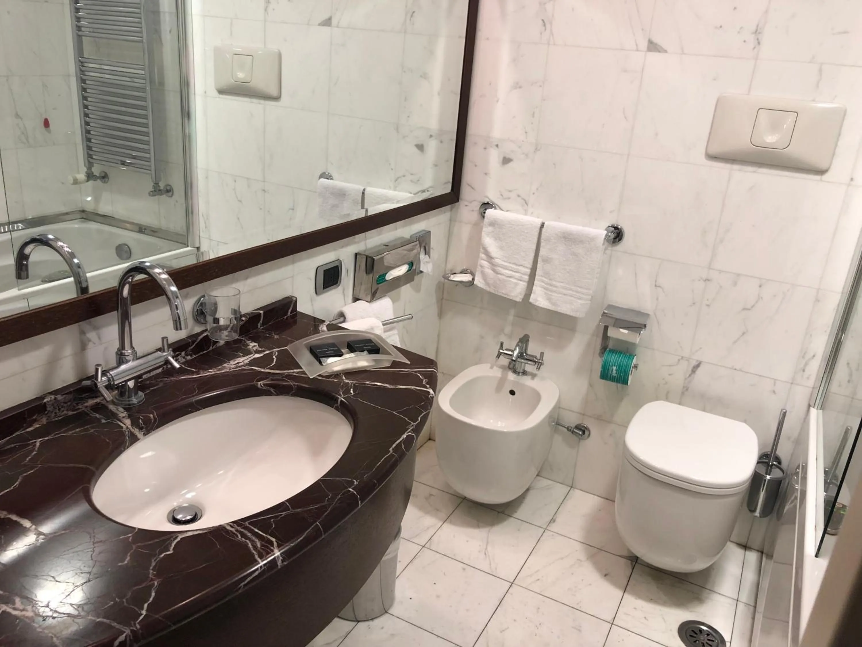 Bathroom in Italiana Hotels Cosenza