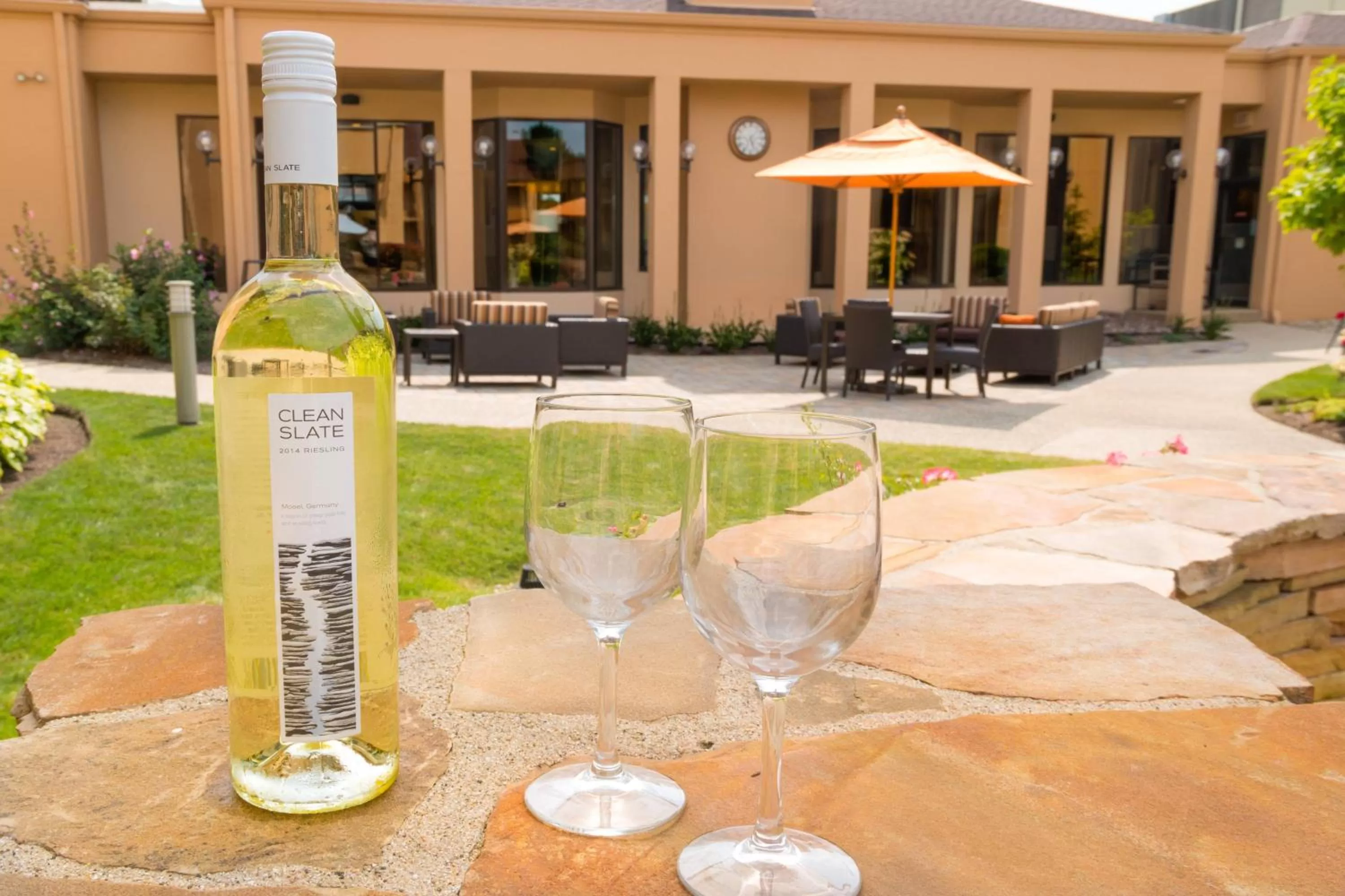 Restaurant/places to eat in Courtyard Chicago Deerfield