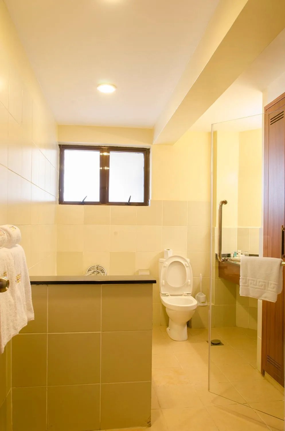 Bathroom in Waridi Paradise Hotel and Suites