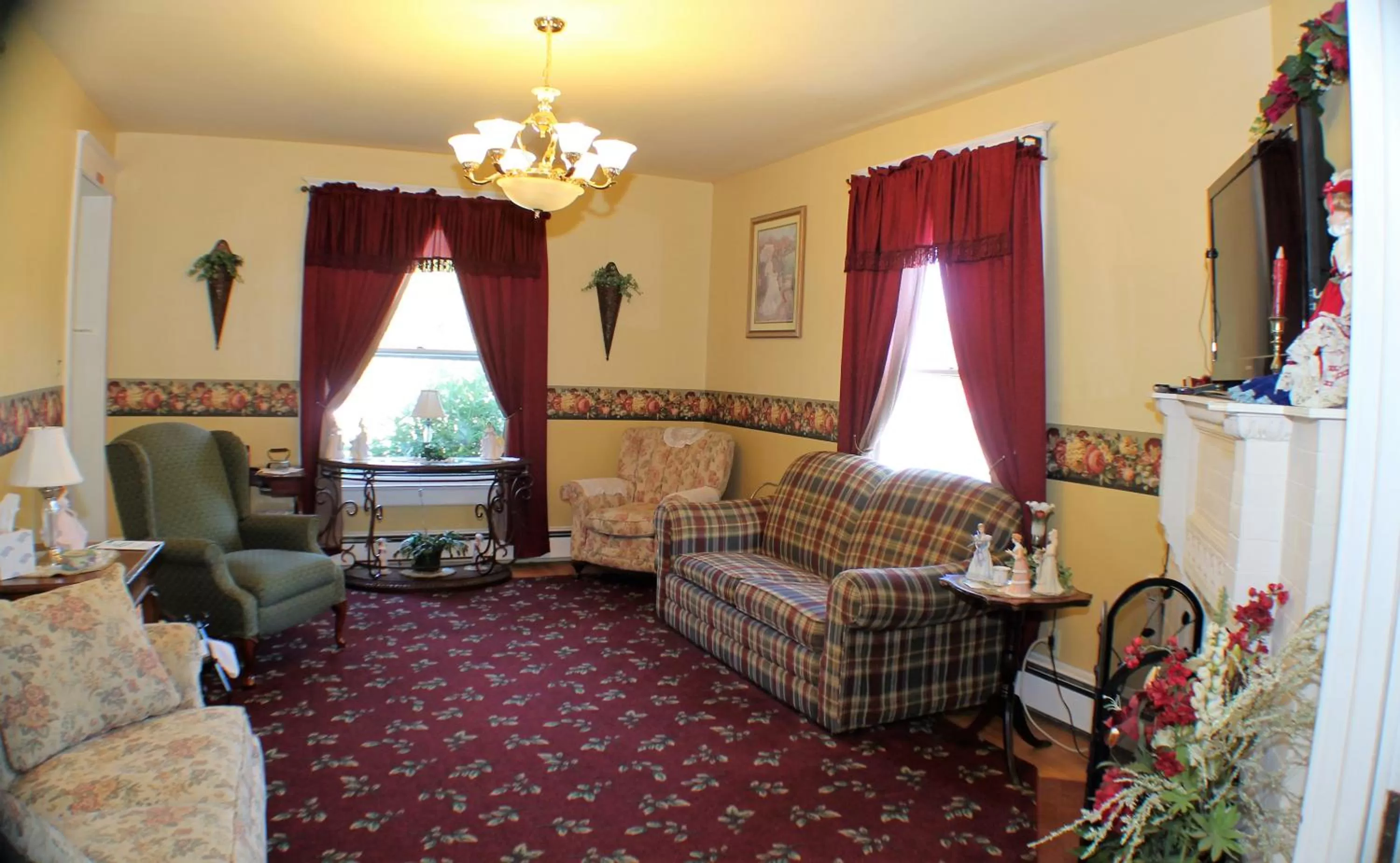 Communal lounge/ TV room, Lounge/Bar in The White Birch Inn