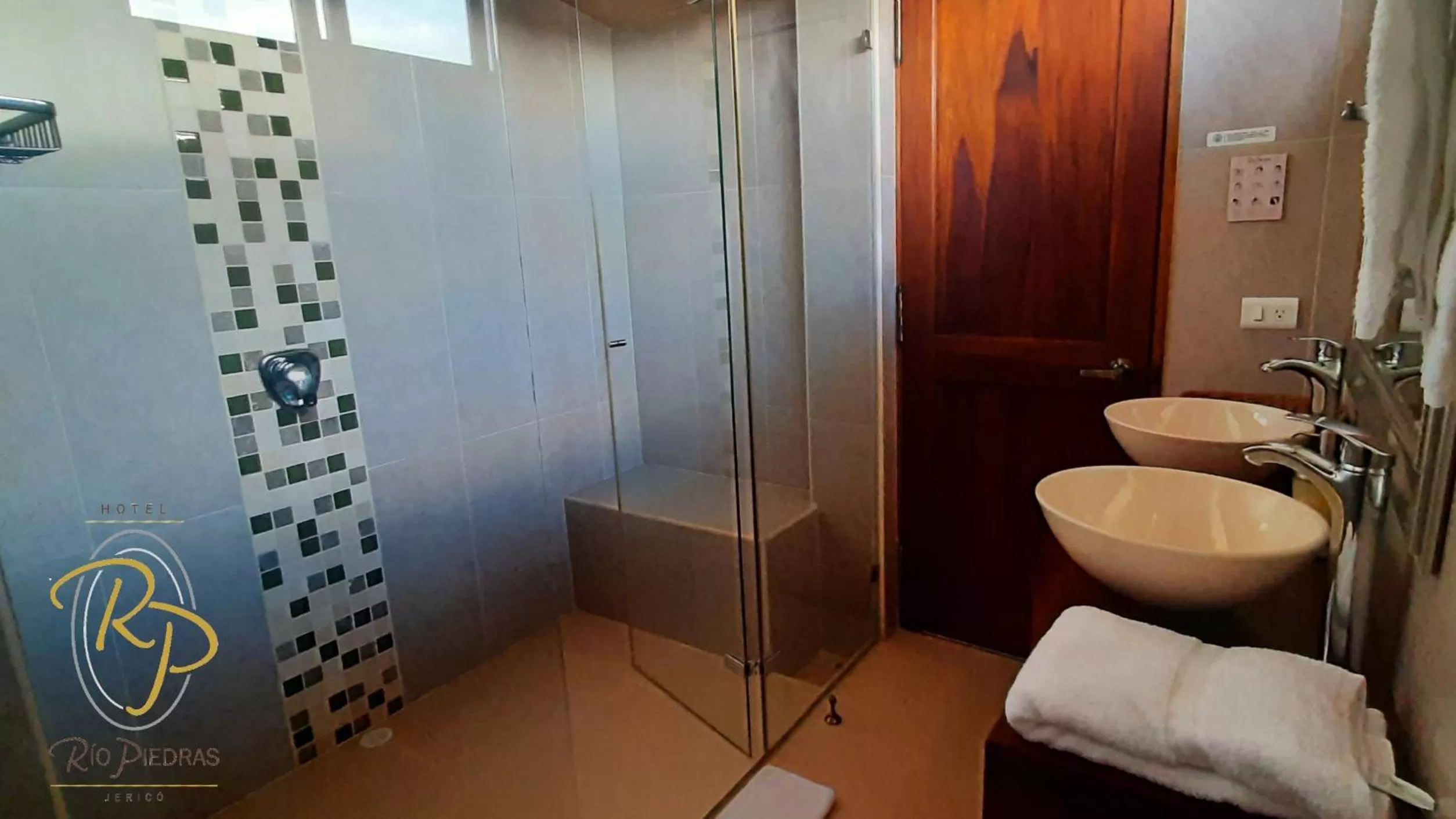 Sauna, Bathroom in Hotel Rio Piedras