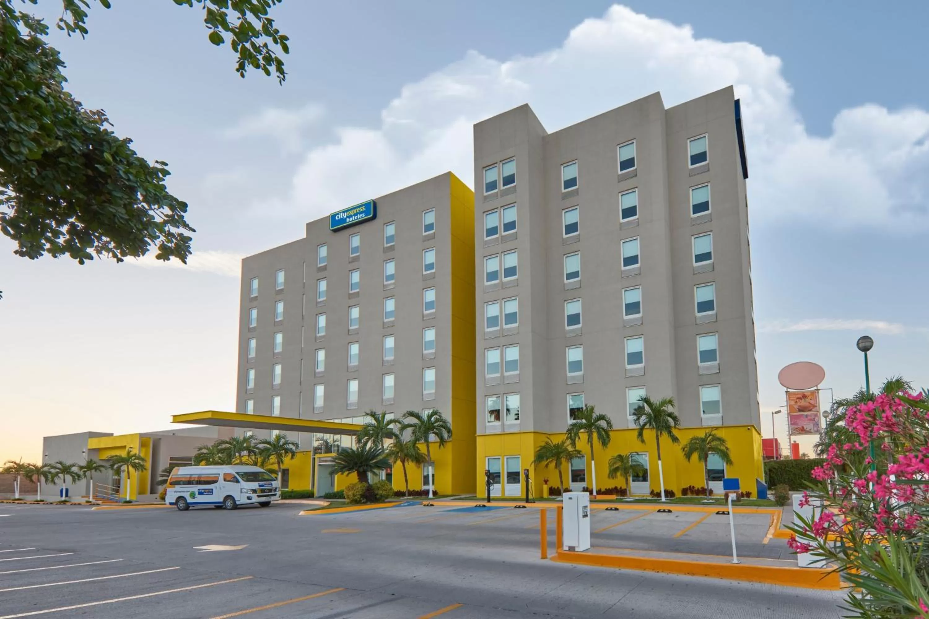 Property building in City Express by Marriott Los Mochis