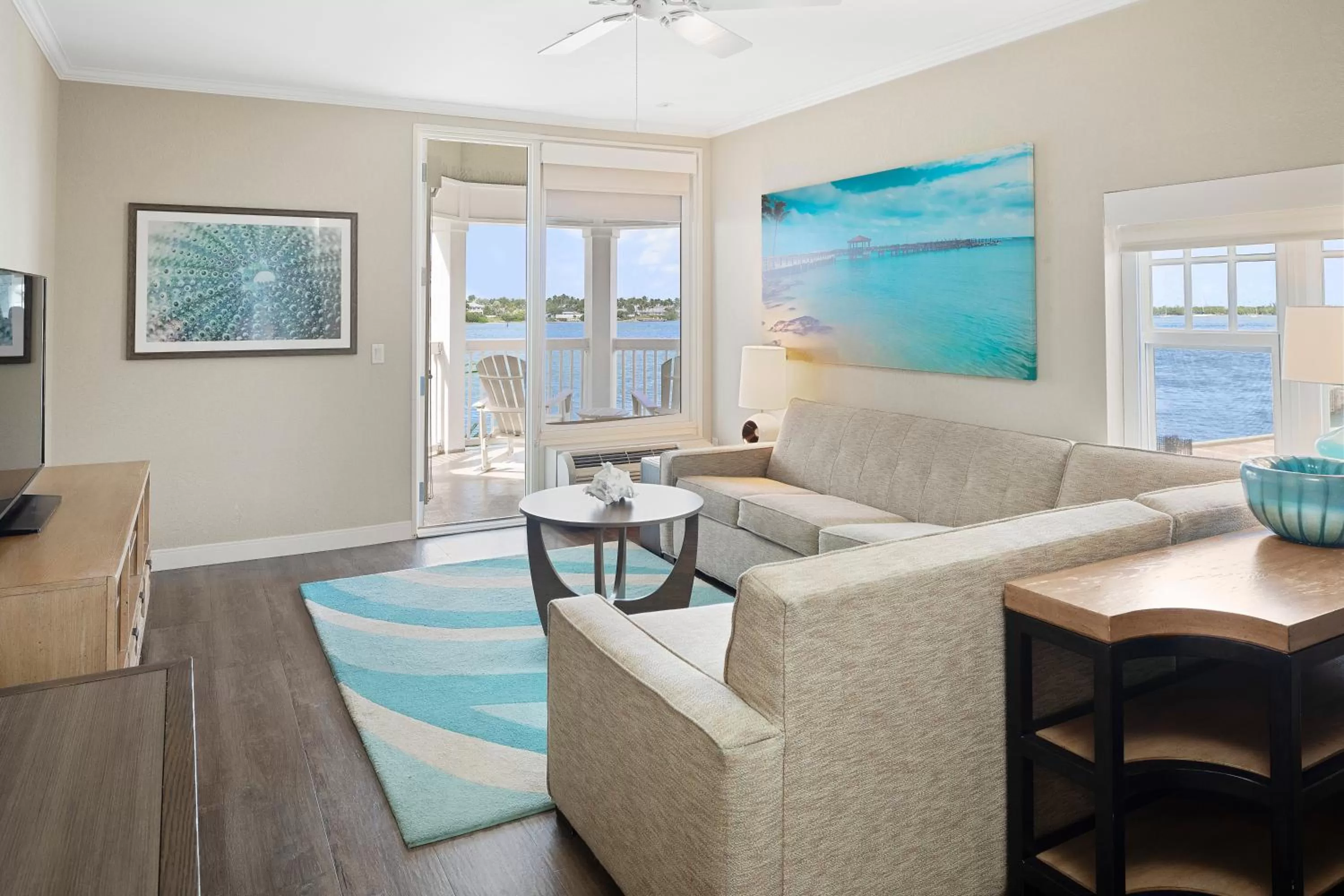 Living room in Opal Key Resort & Marina
