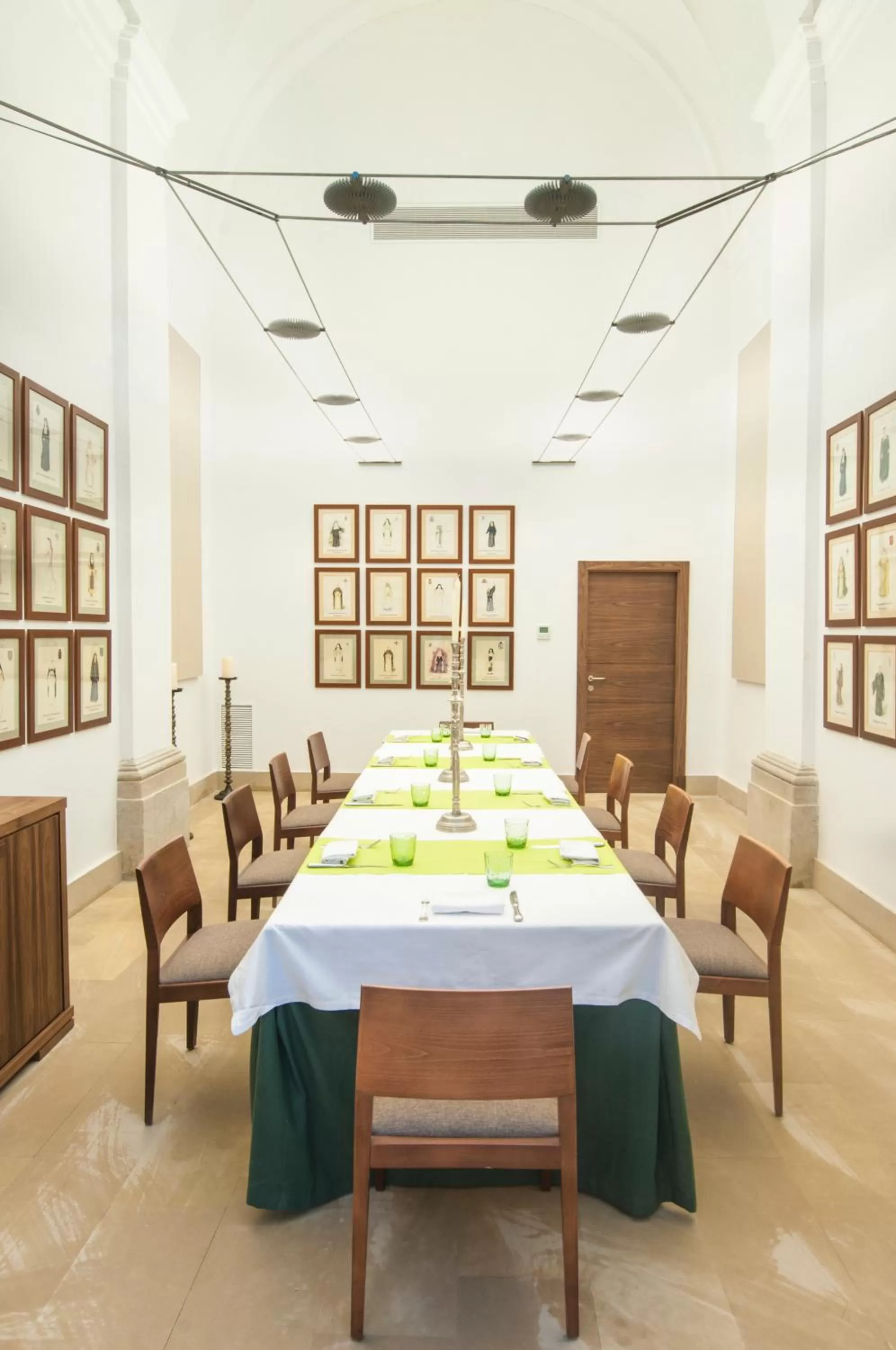 Restaurant/places to eat in Parador de Lleida