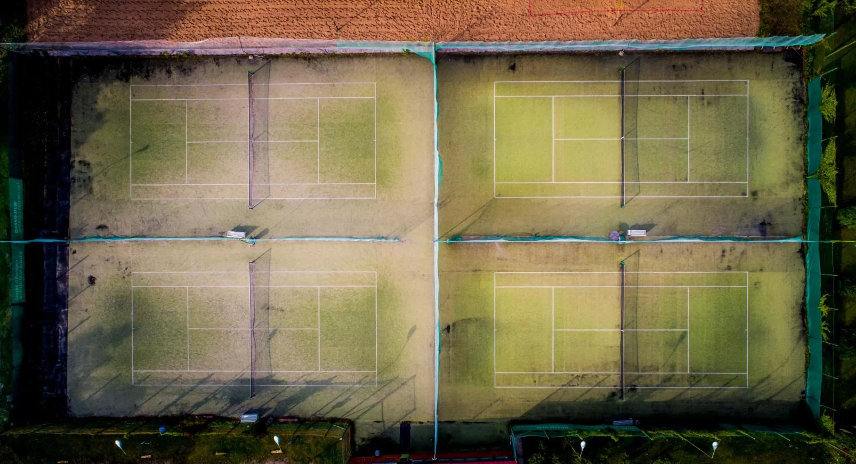 Tennis court in Hotel Mezaparks
