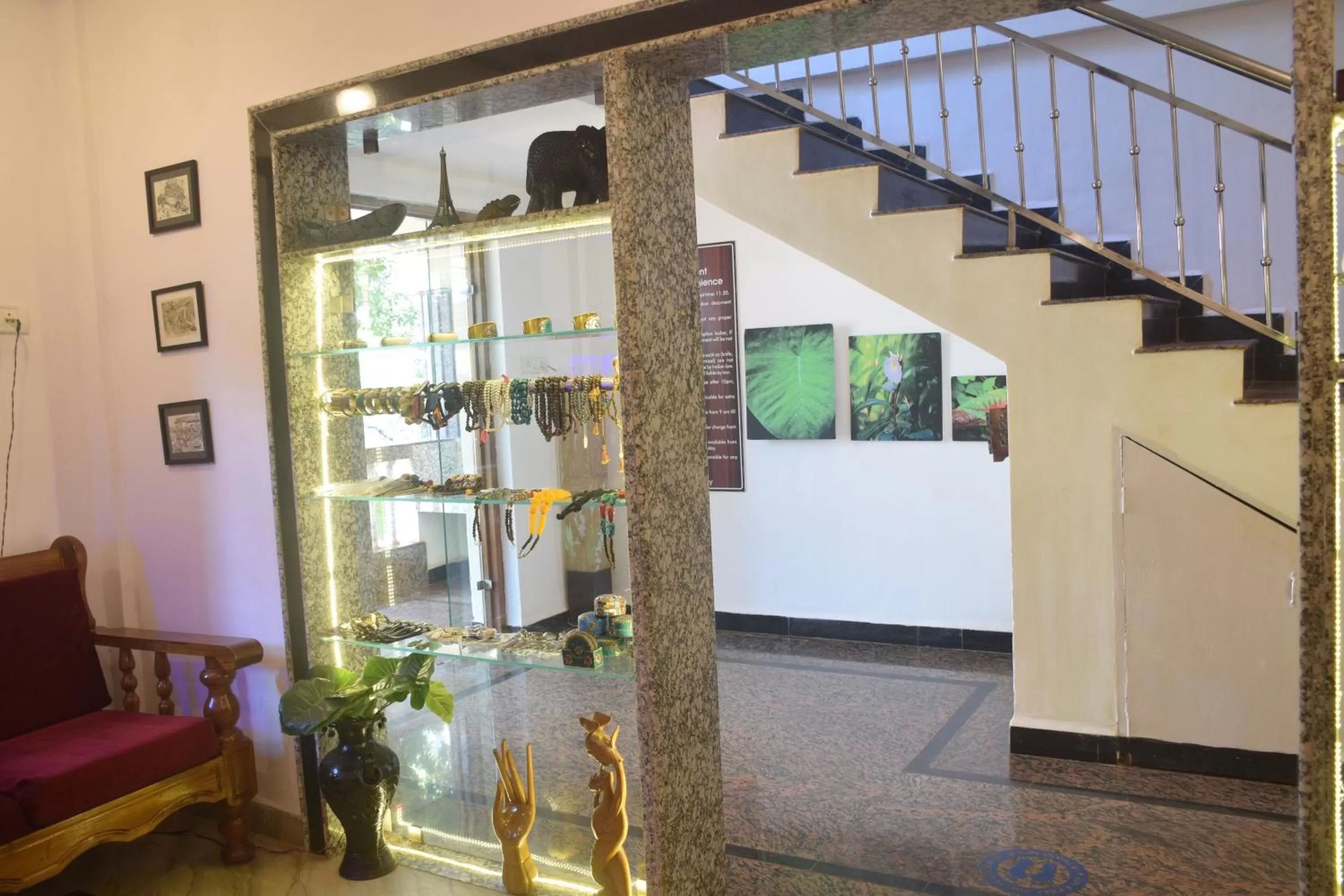 Decorative detail in LaligurasVilla Beachside Escape - 100m to Beach