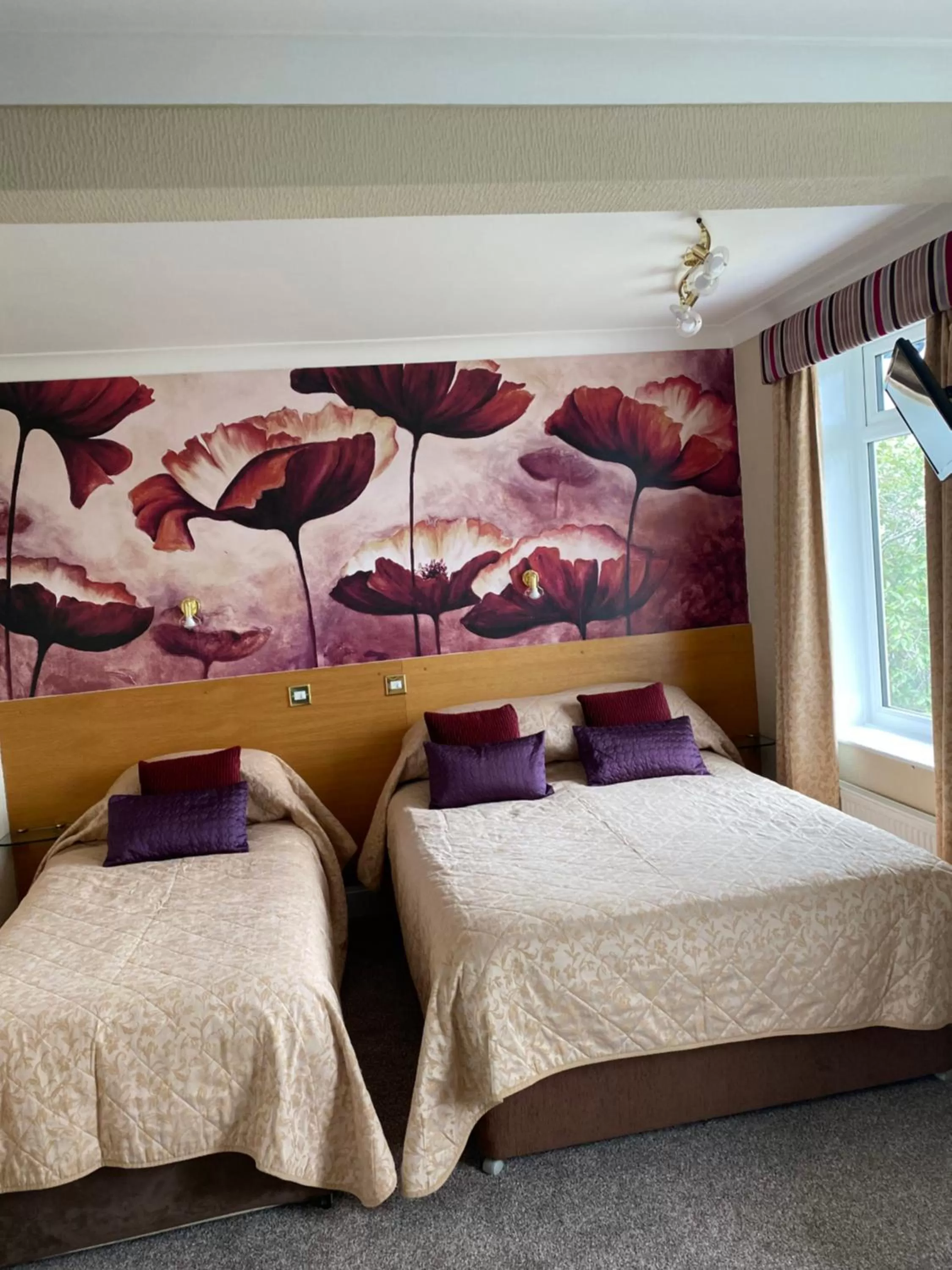 Bedroom, Bed in Park Manor Hotel