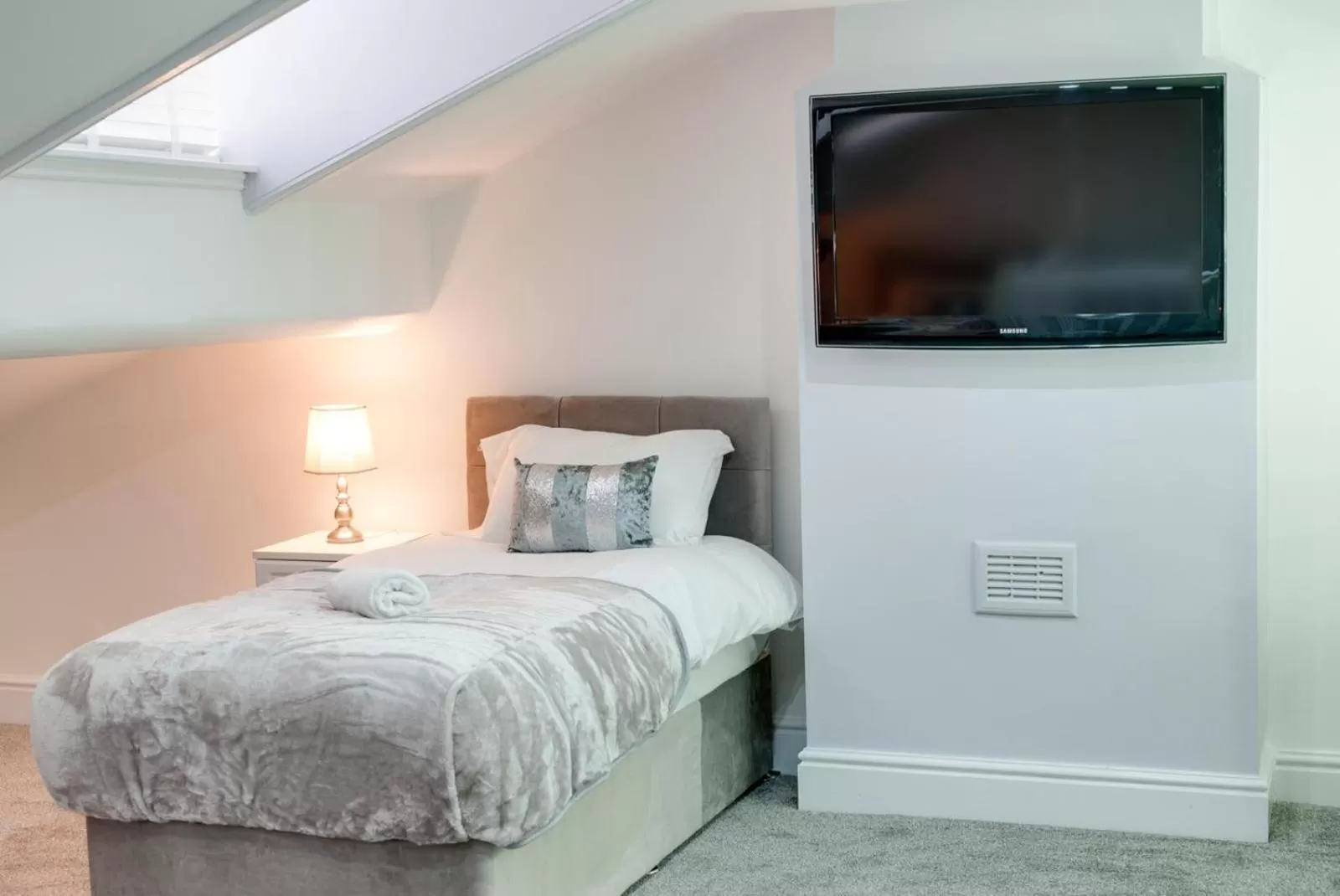 Bed in RST Rodney Street