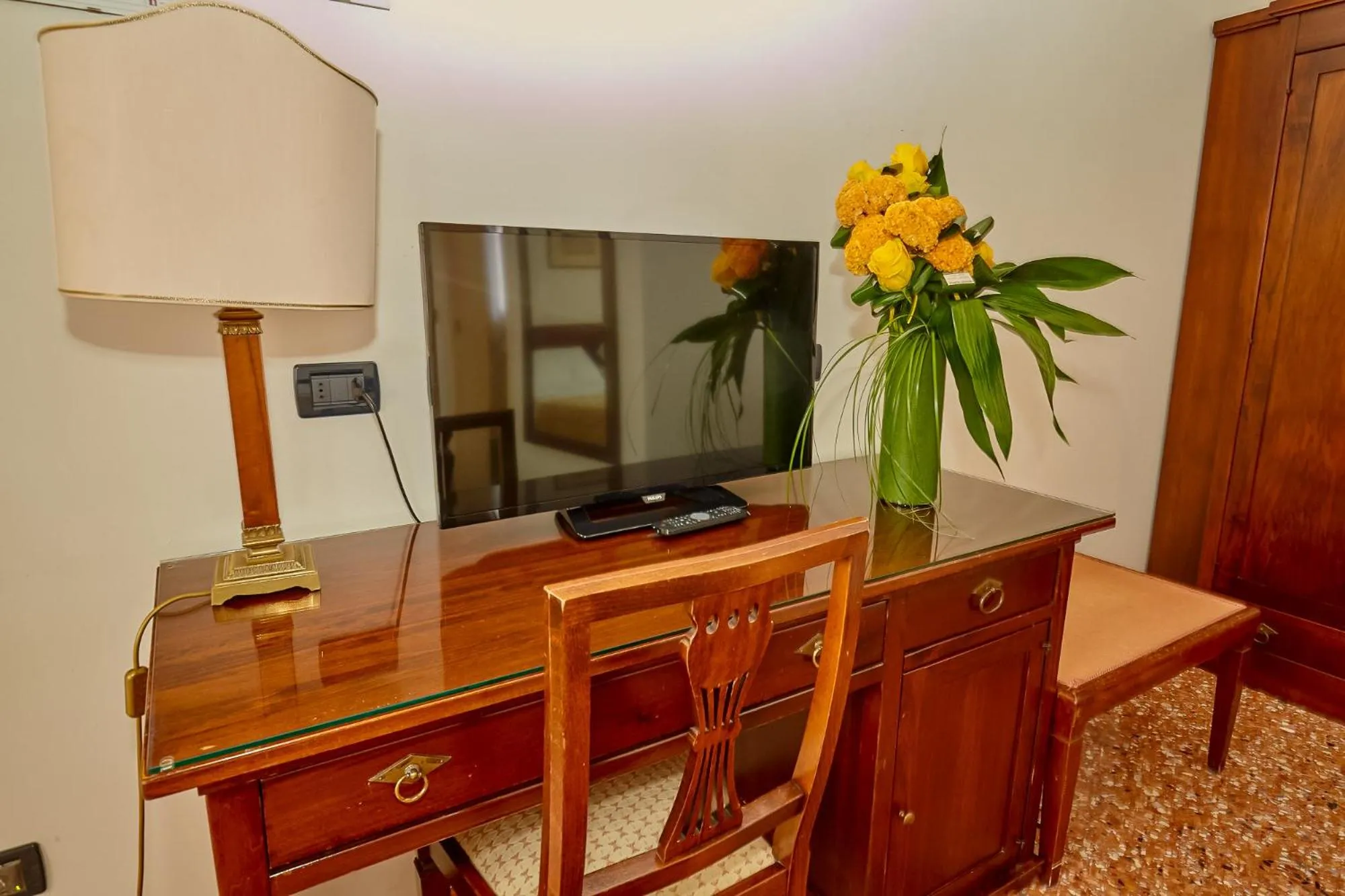 TV and multimedia in Hotel Riviera dei Dogi