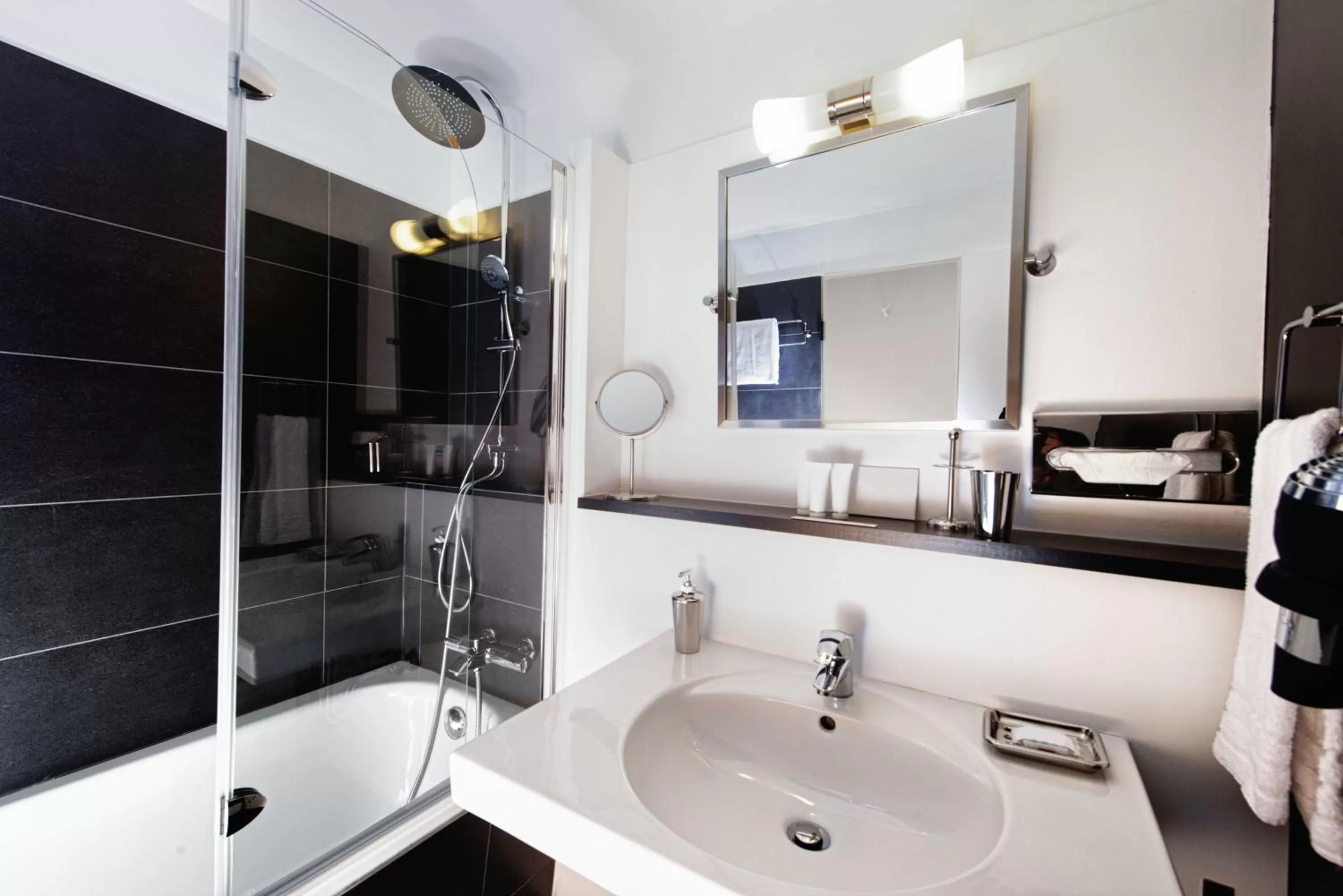 Toilet in Wyndham Hannover Atrium