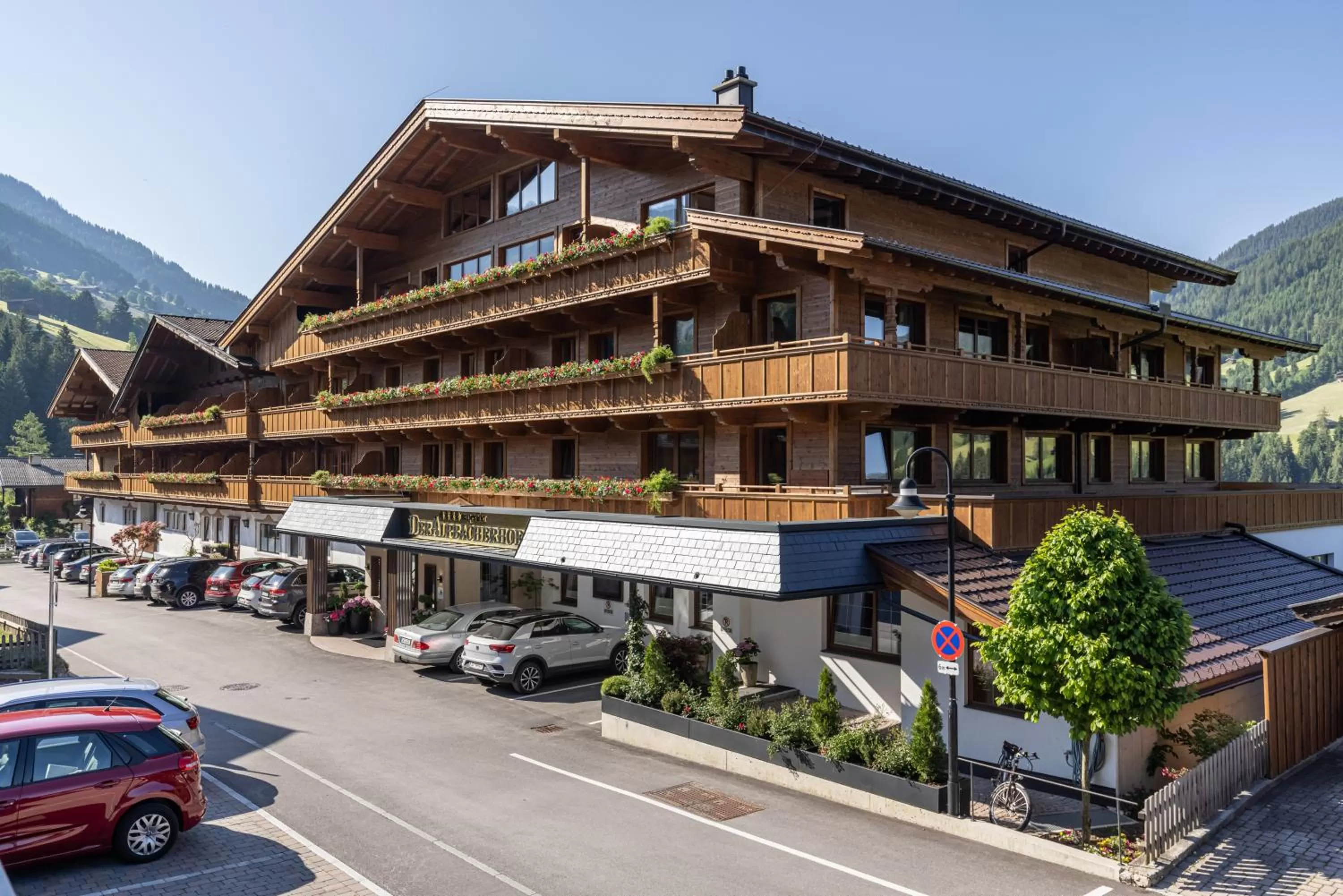 Property Building in Natur & Spa Resort "Der Alpbacherhof" Superior