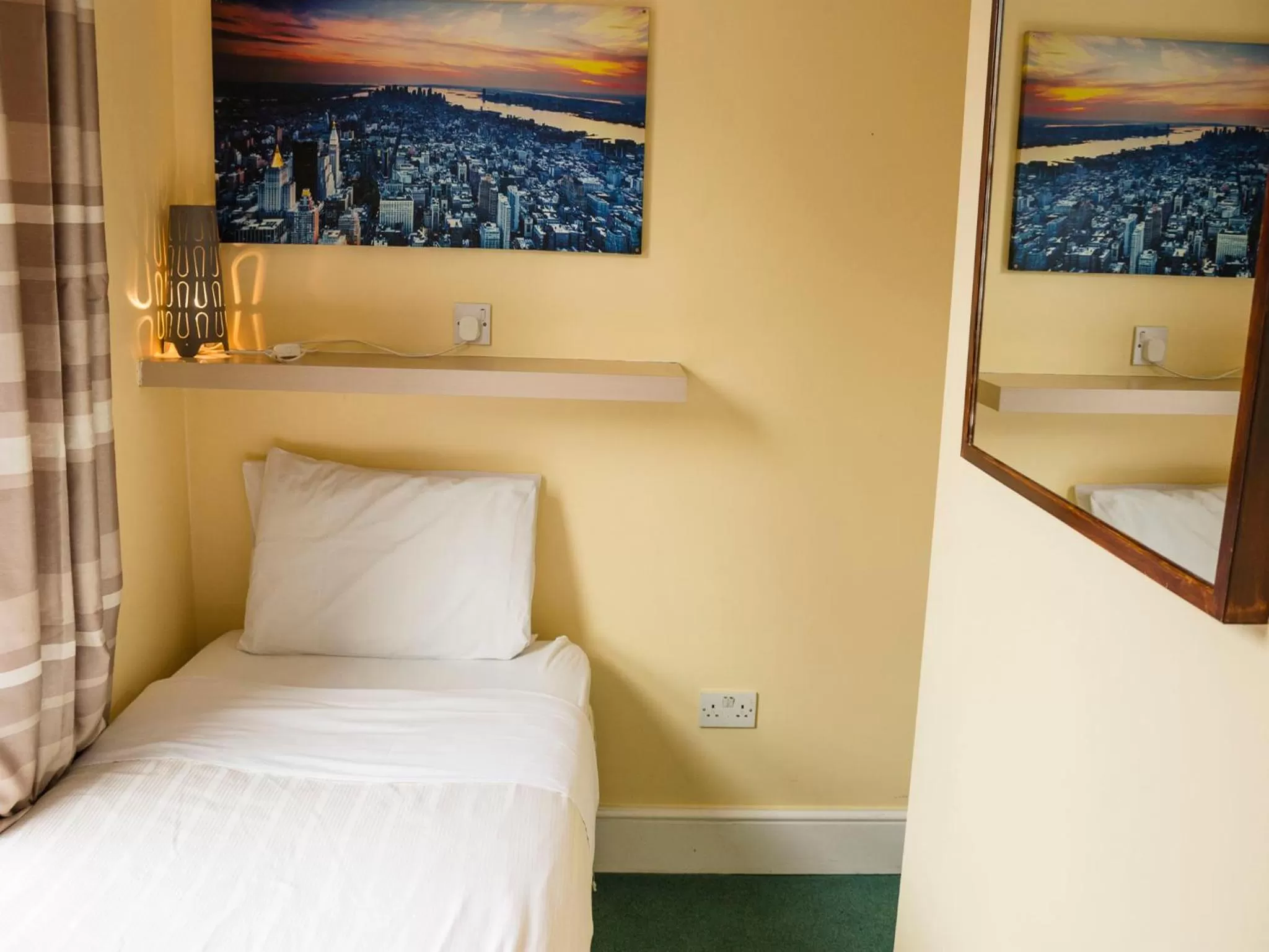 Photo of the whole room, Bed in Cricklewood Lodge Hotel