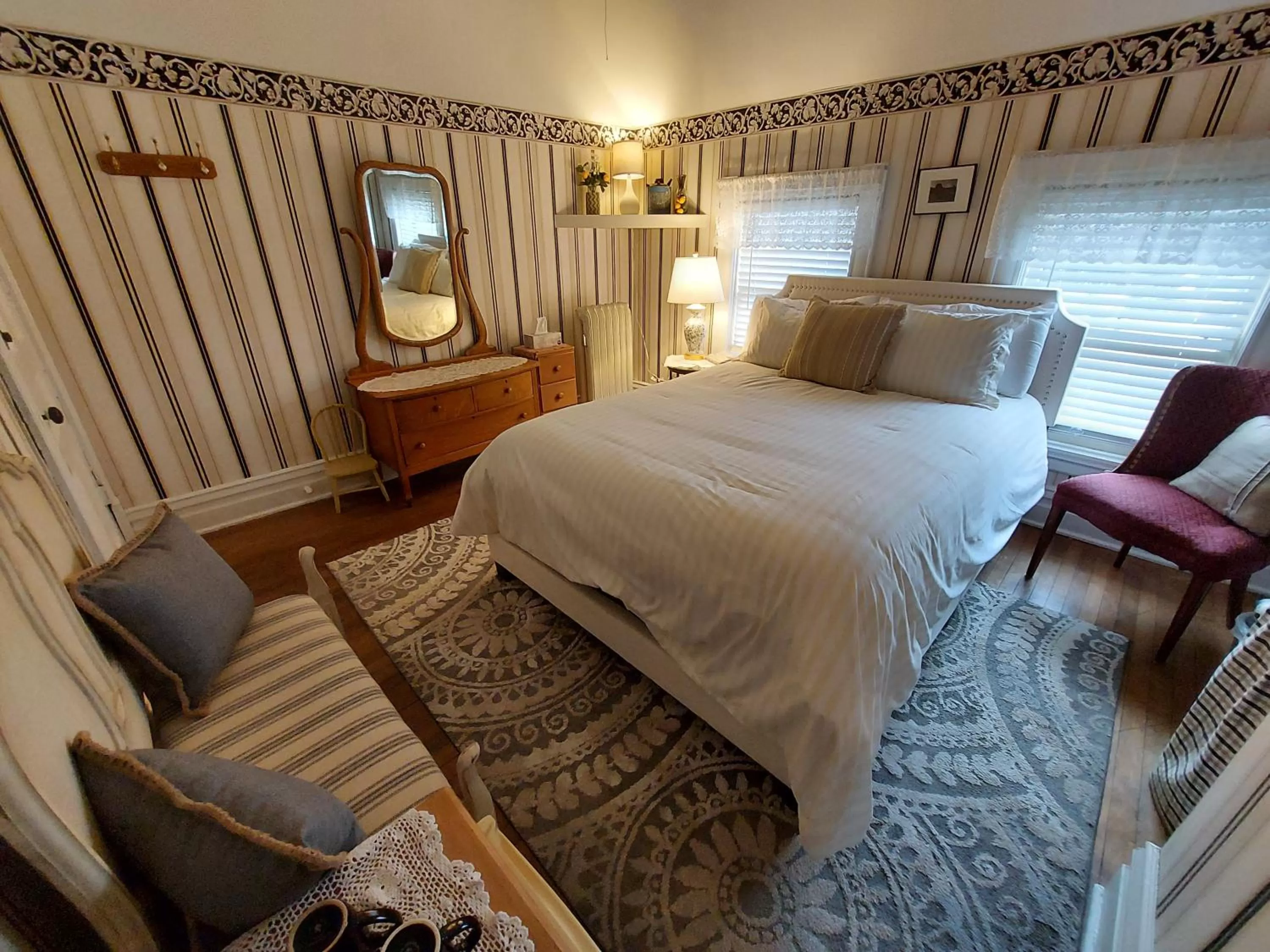 Bedroom, Bed in The Fresh Coast Inn at Ludington