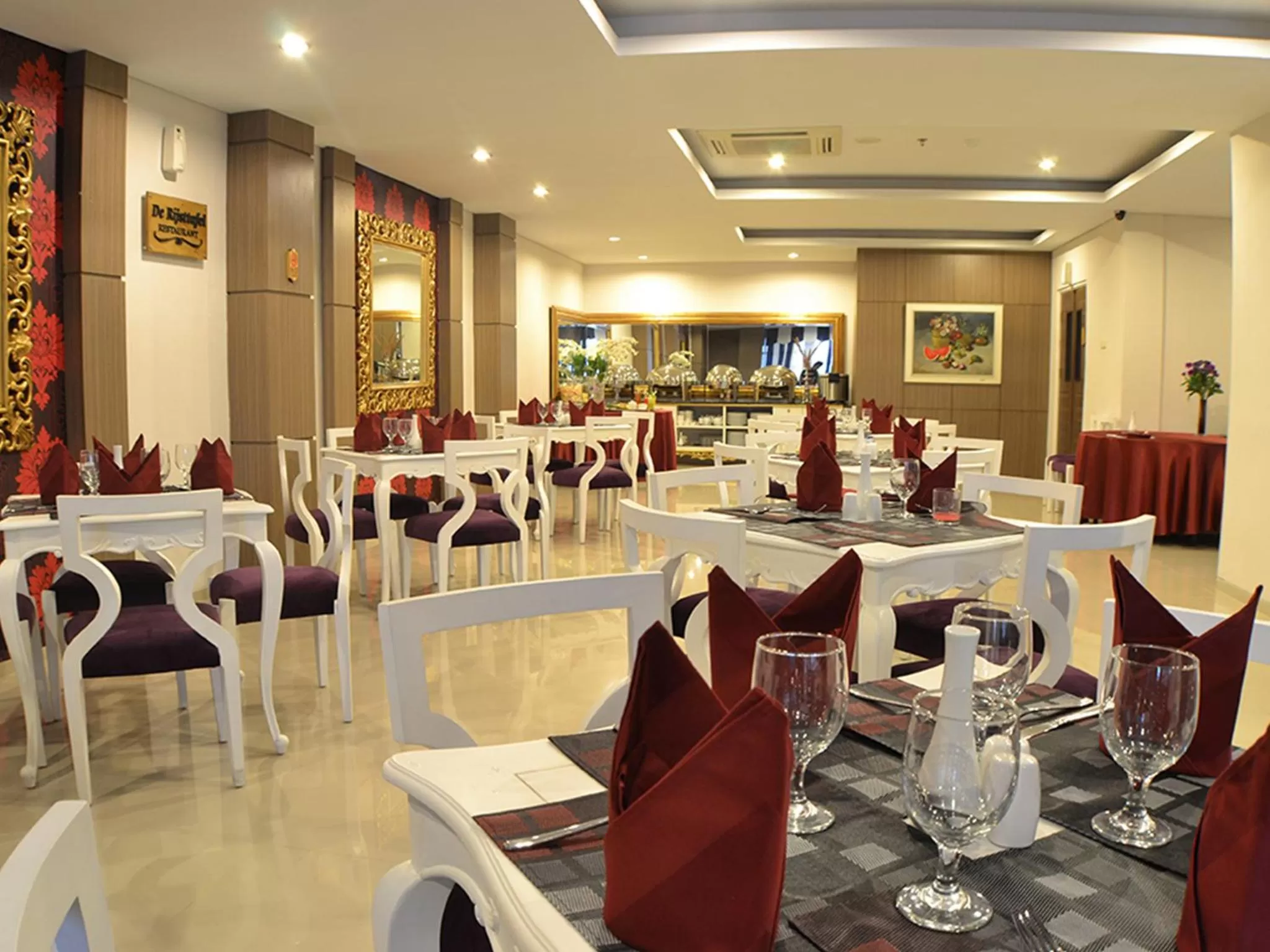 Restaurant/places to eat in The Cube Hotel Malioboro, Azana Hotels Collection