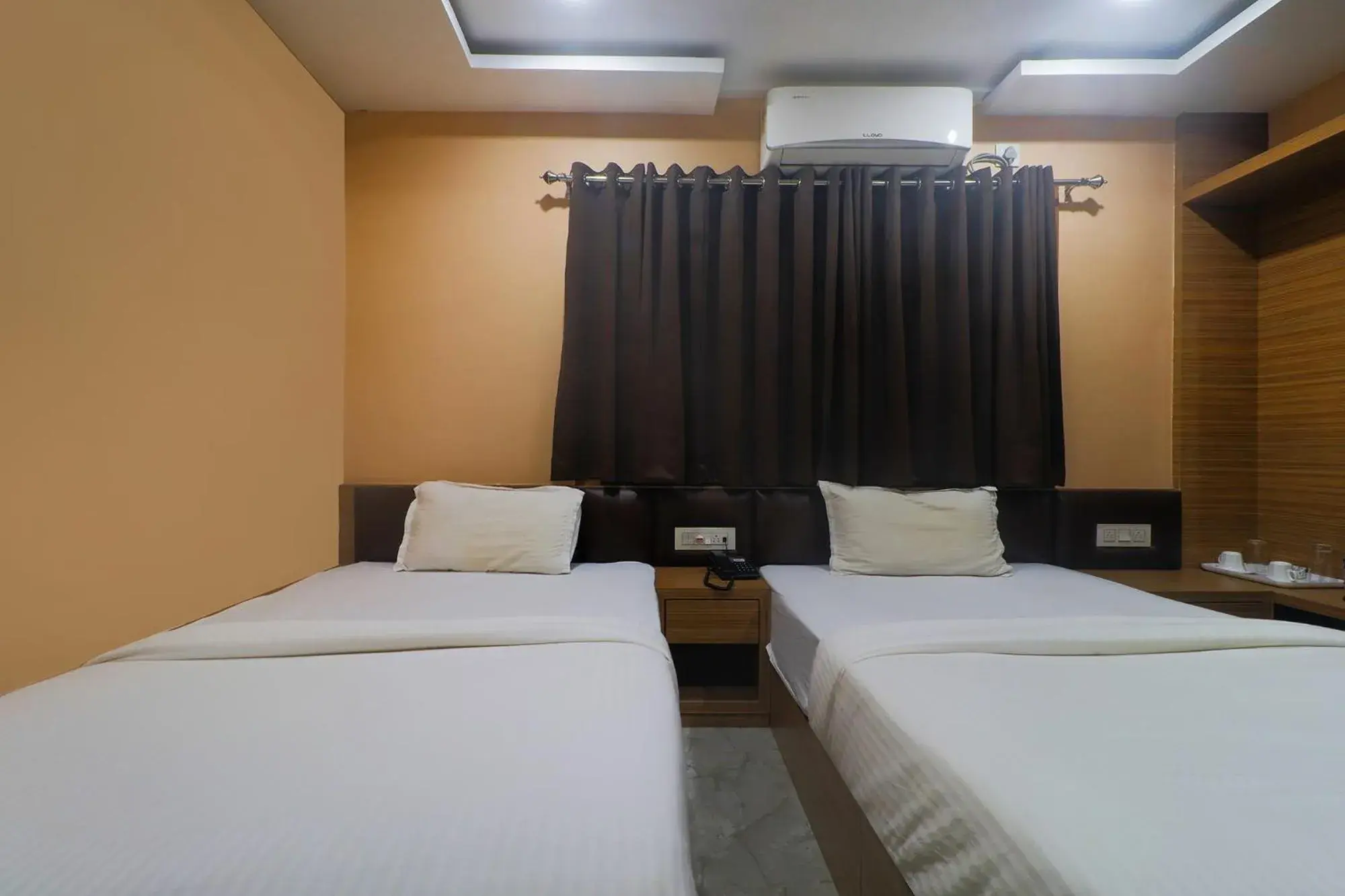 Superior Double Room - single occupancy in FabHotel Ganpati 2 - Nr Siliguri Junction Superior Double Room - single occupancy in FabHotel Ganpati 2 - Nr Siliguri Junction