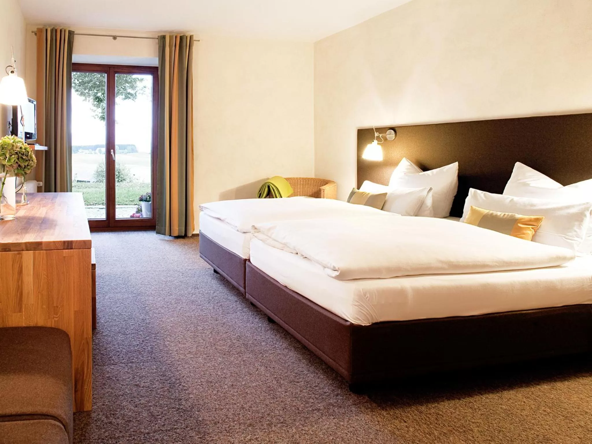 Photo of the whole room, Bed in Hotel-Landgasthof KREUZ