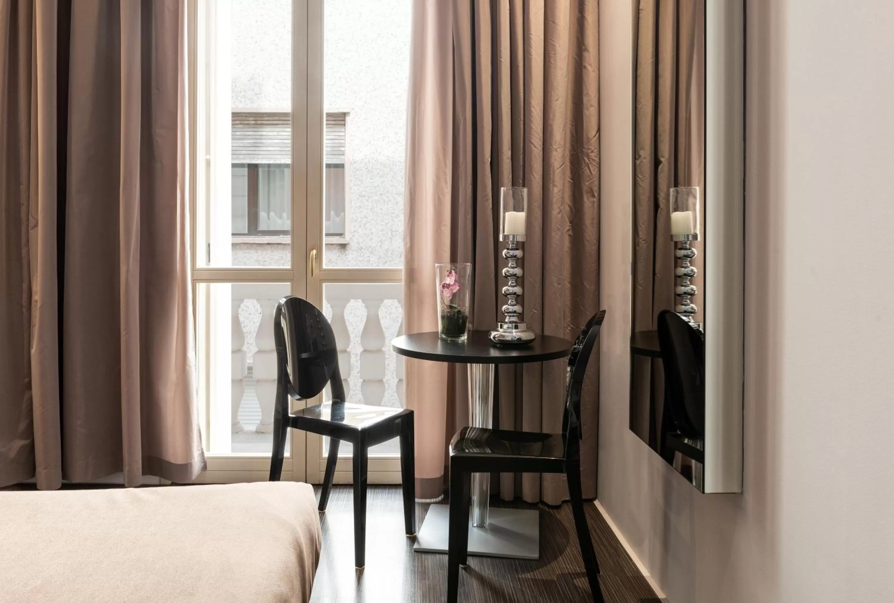 Photo of the whole room, Bed in Le Camp Suite & Spa