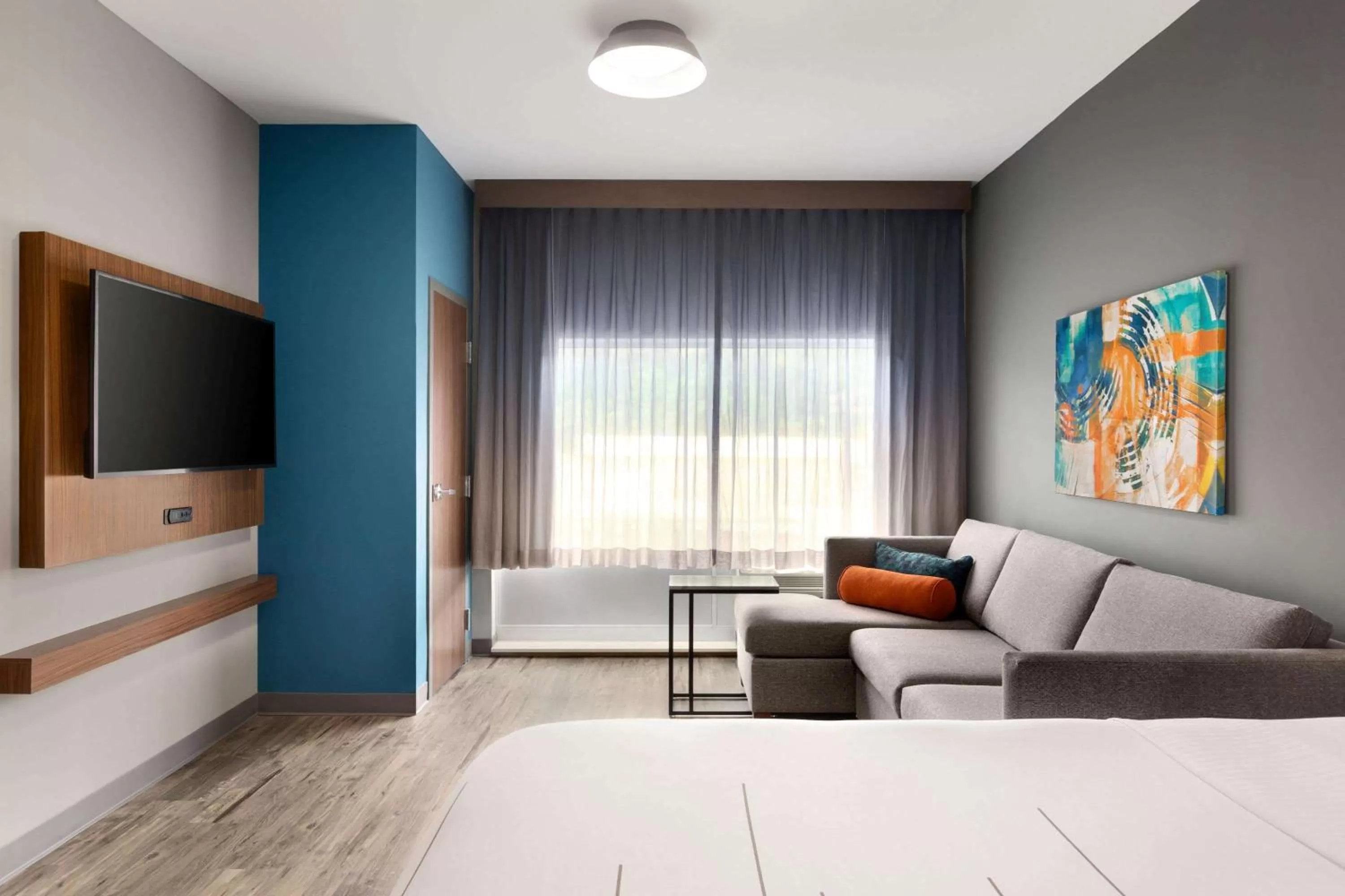 Photo of the whole room, Bed in La Quinta Brunswick/Golden Isles