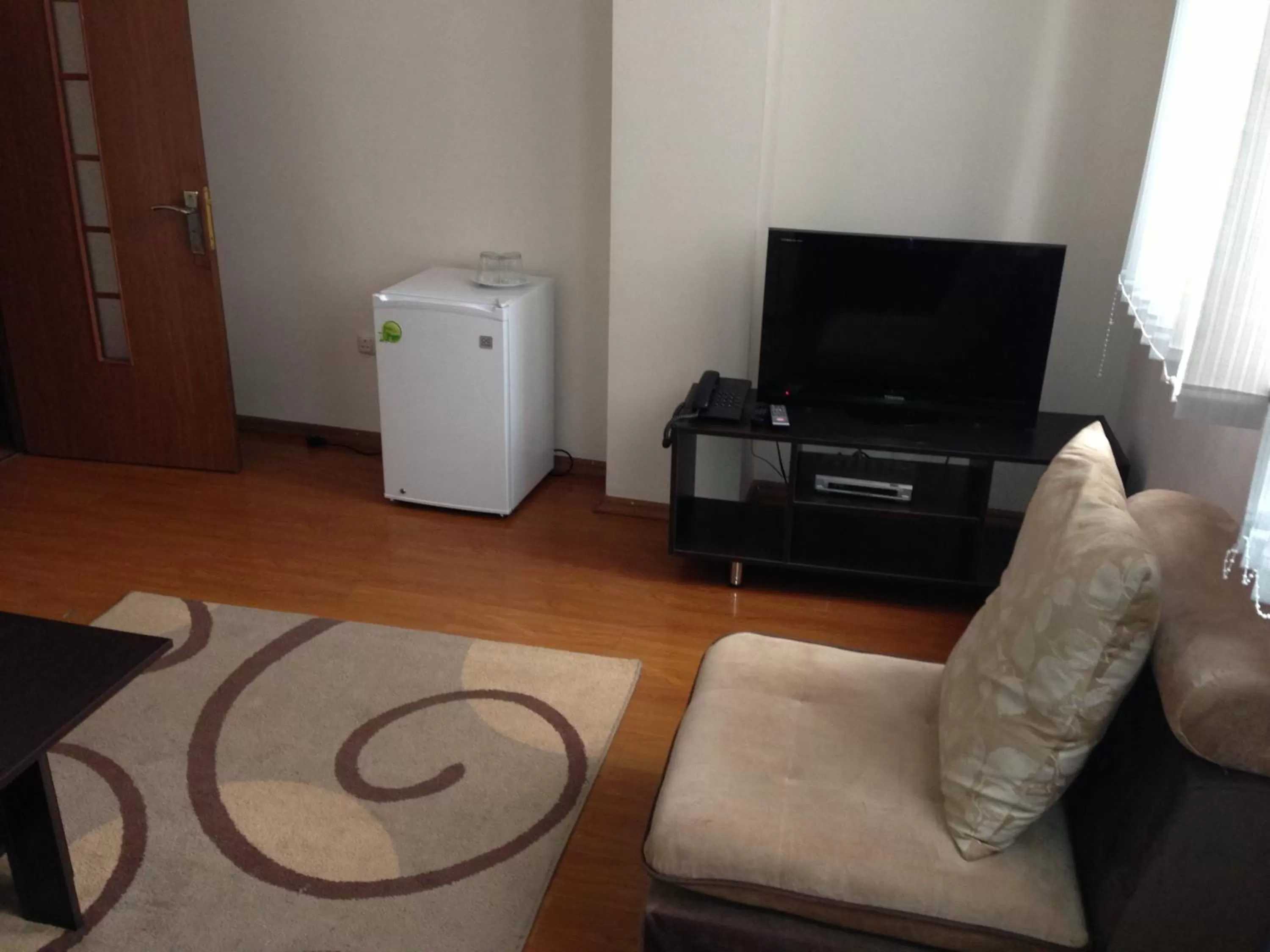 Day, TV/Entertainment Center in Villa 29