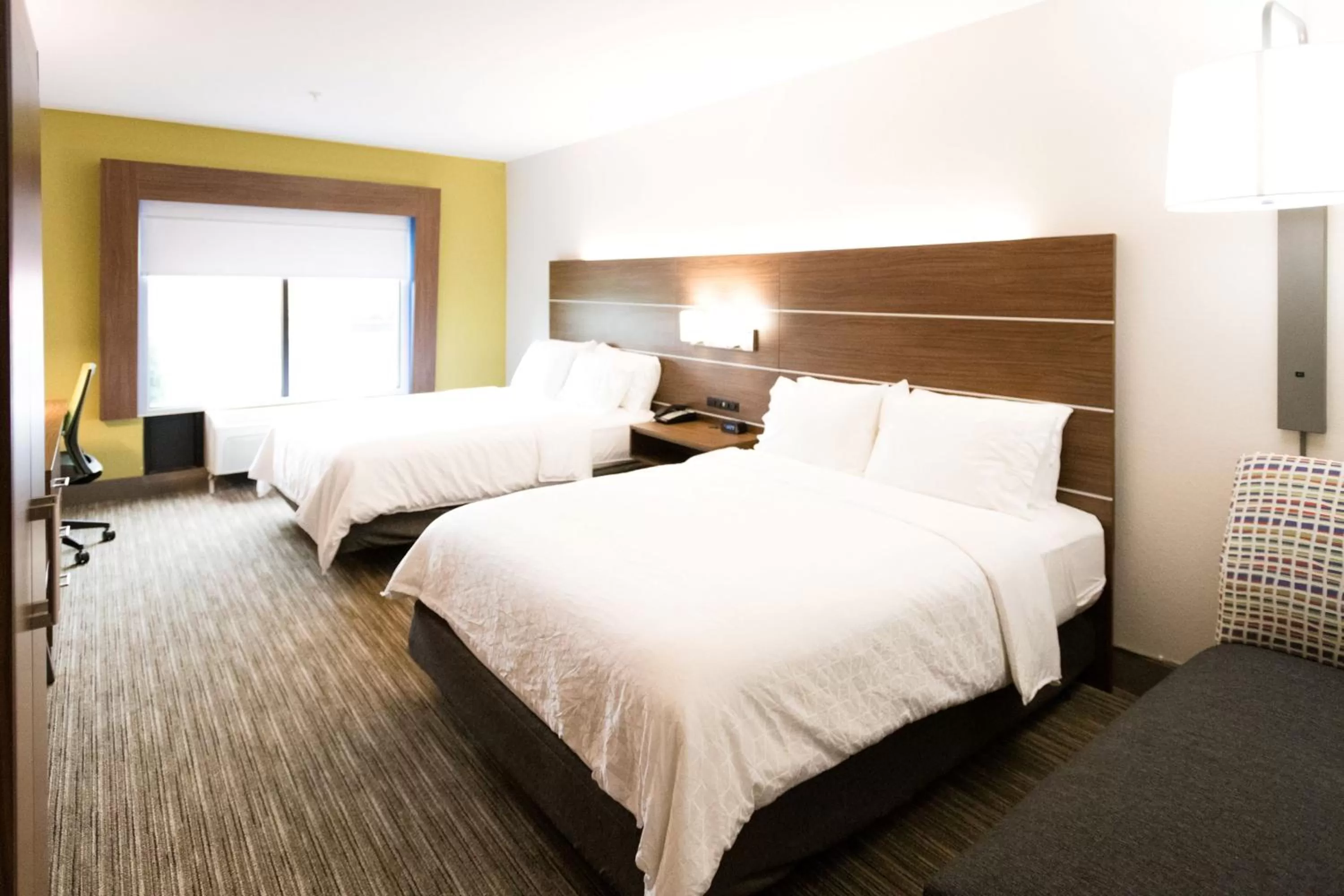 Photo of the whole room, Bed in Holiday Inn Express & Suites Lexington North West-The Vineyard by IHG