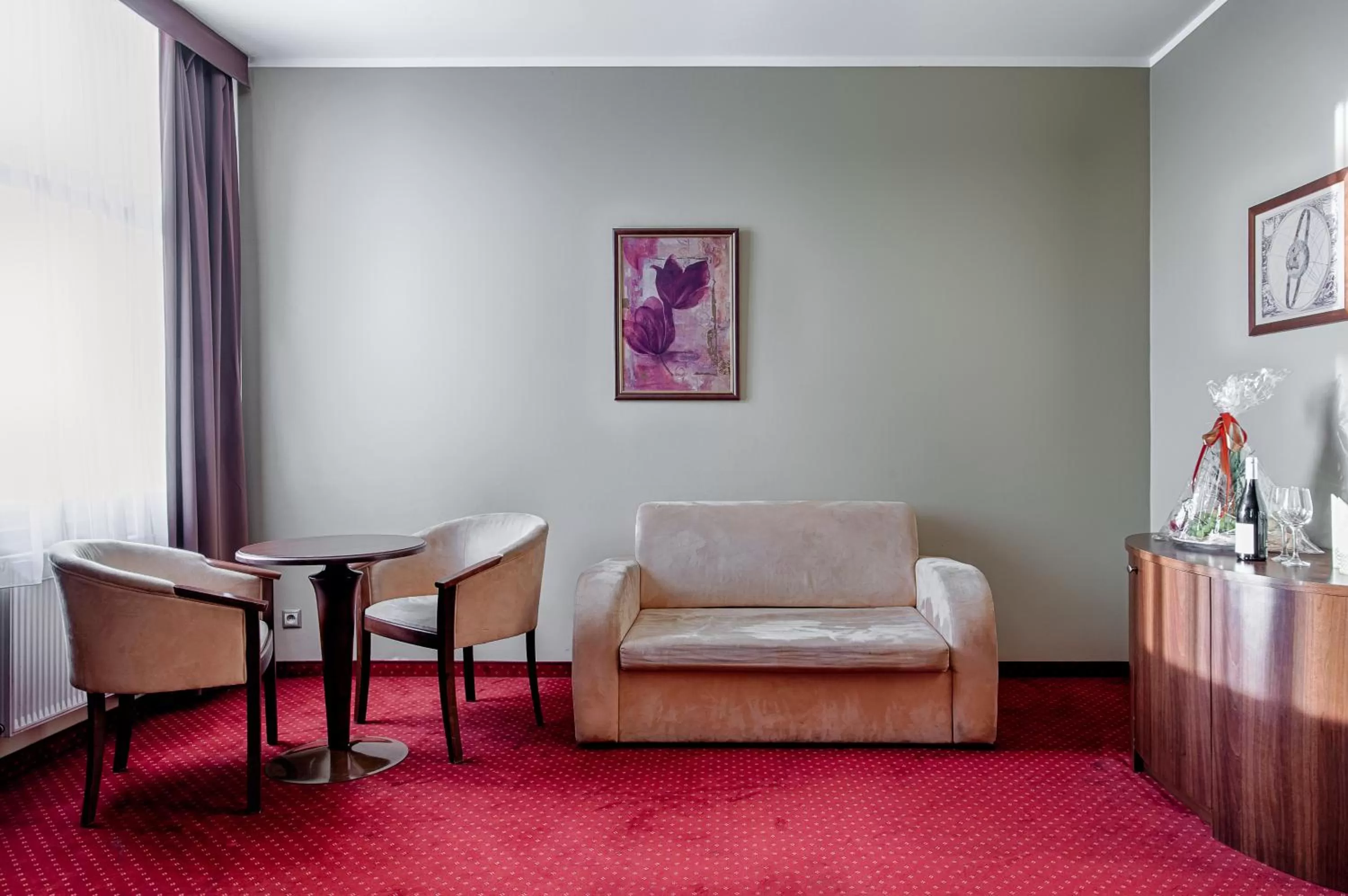 Living room in Grand Royal Hotel