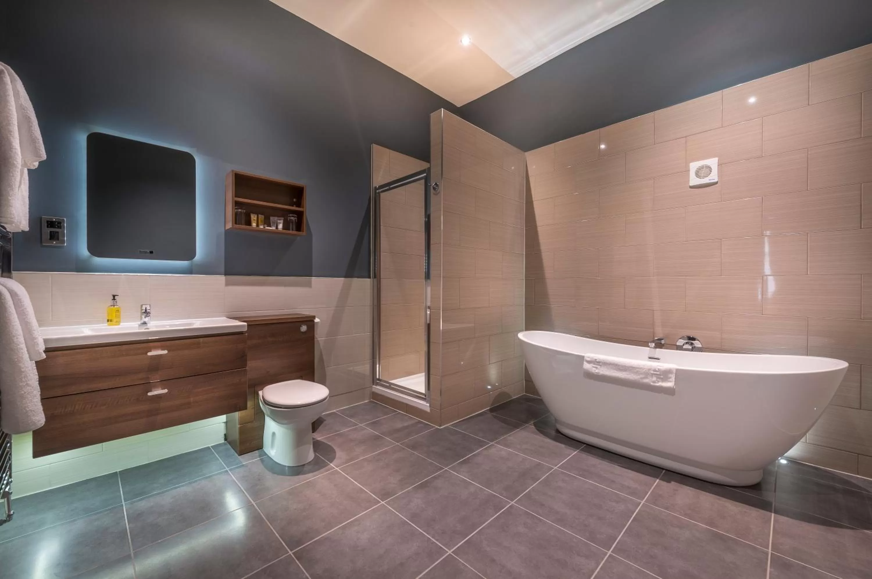Bathroom in The Kings Head Hotel, Richmond, North Yorkshire - The Coaching Inn Group